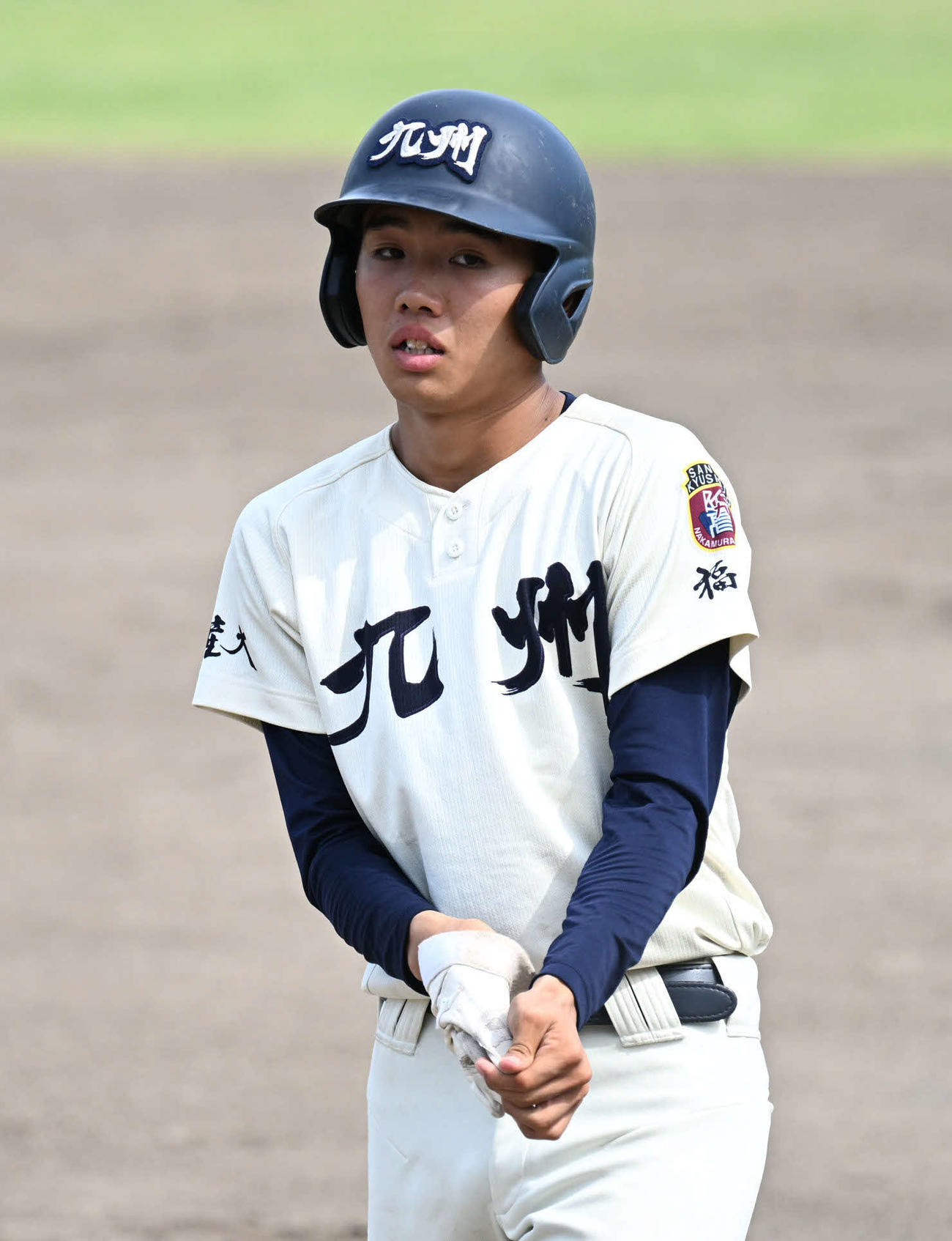 沖学園対九産大九州　4回裏九産大九州1死満塁、中原は適時内野安打を放つ（撮影・林敢治）
