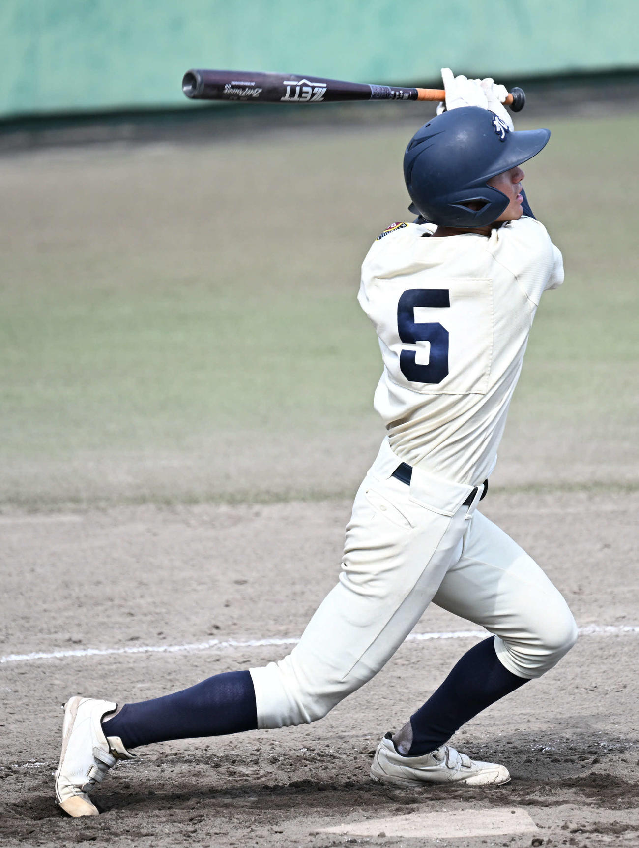 沖学園対九産大九州　4回裏九産大九州1死満塁、堤は中前に犠飛を放つ（撮影・林敢治）