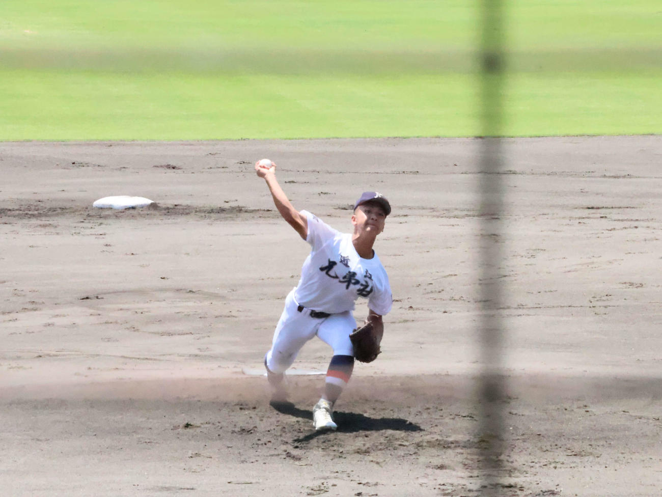 第107回滋賀大会　比叡山対近江兄弟社　1回表、先発の近江兄弟社・中田大貴（撮影・大西真生）