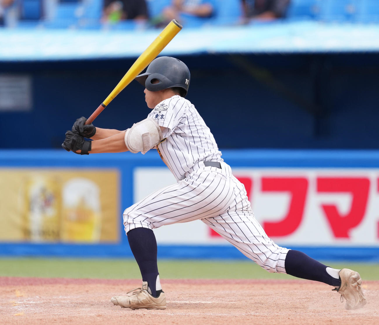 大山対広尾　8回裏広尾1死三塁、右前適時打を放つ金子（撮影・鈴木みどり）