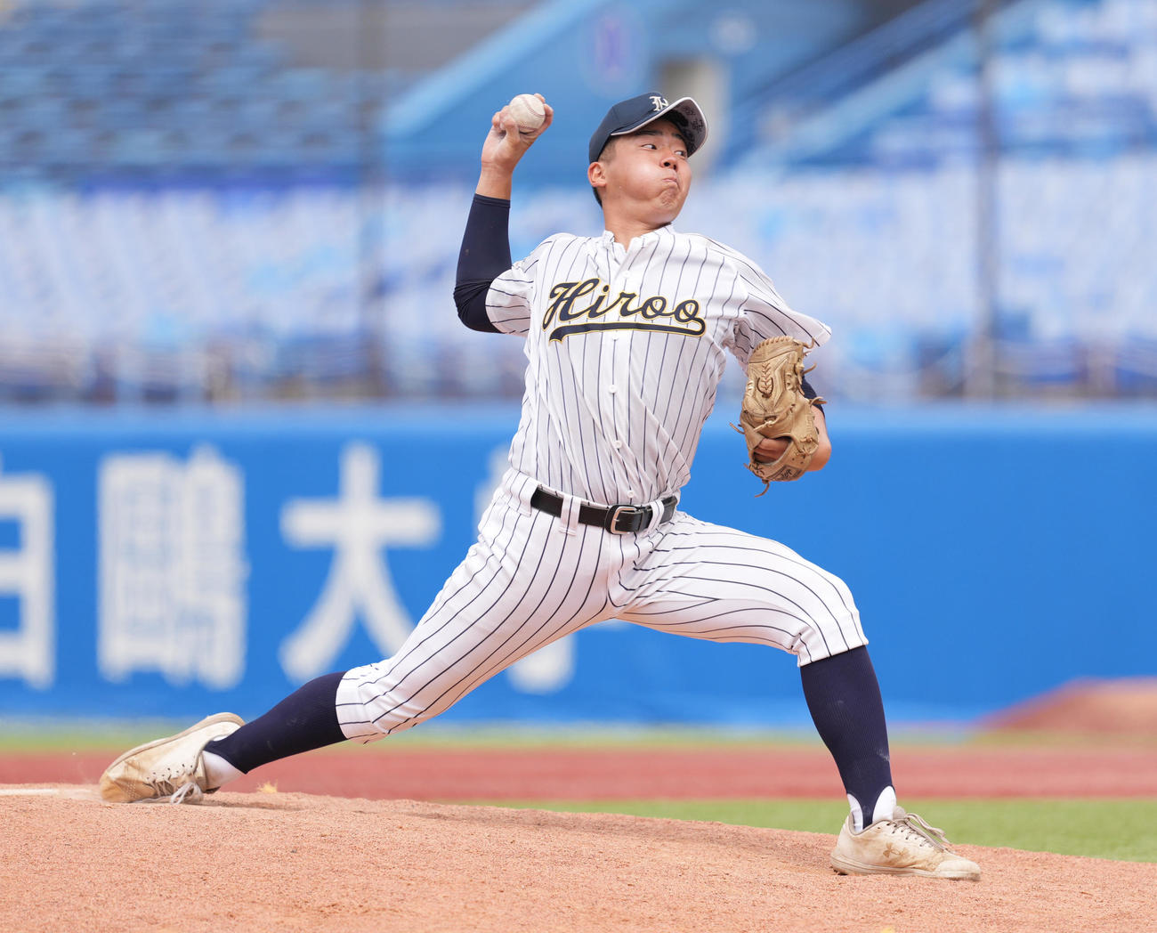 大山対広尾　8回表途中から3番手で登板した広尾・古荘（撮影・鈴木みどり）