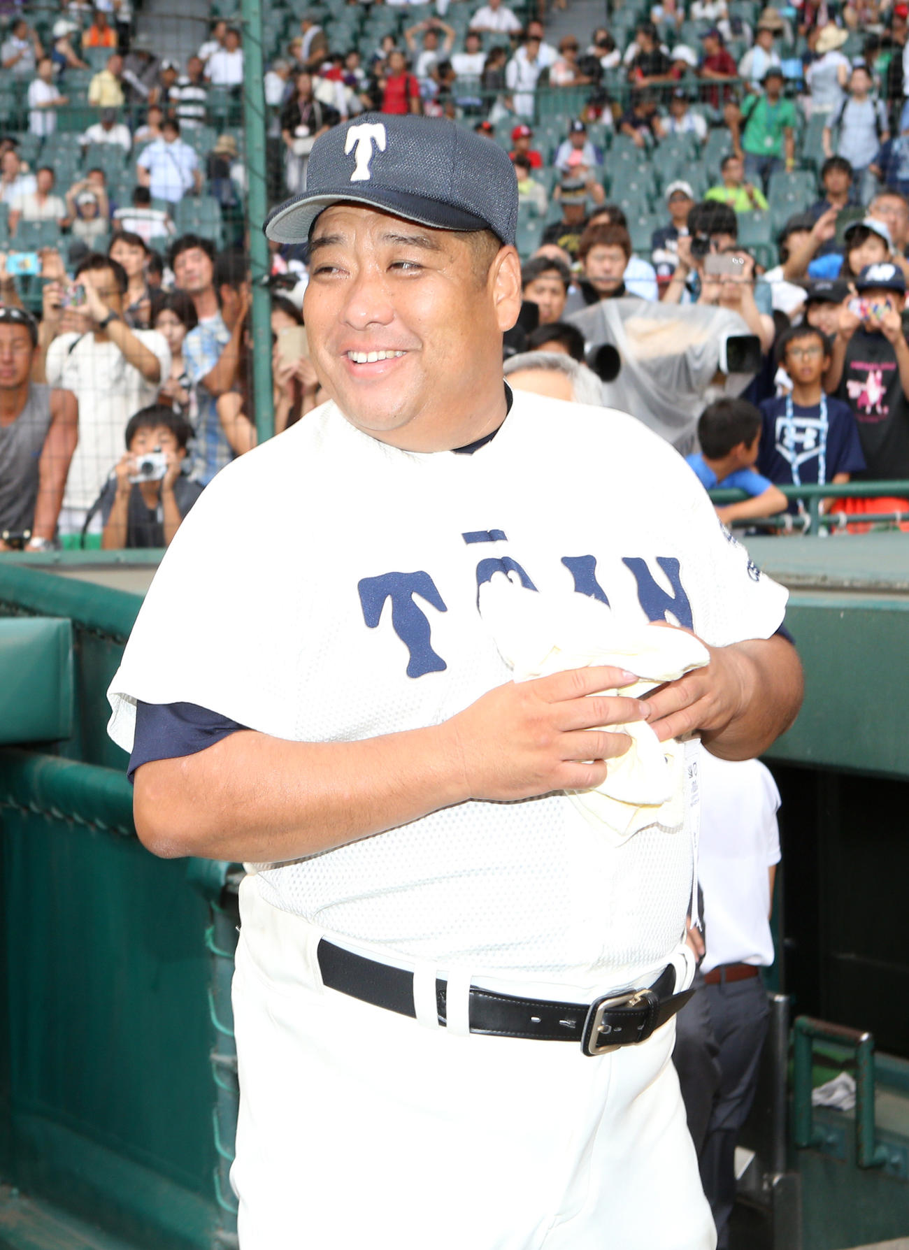笑顔を見せる大阪桐蔭・西谷浩一監督（2018年8月撮影）