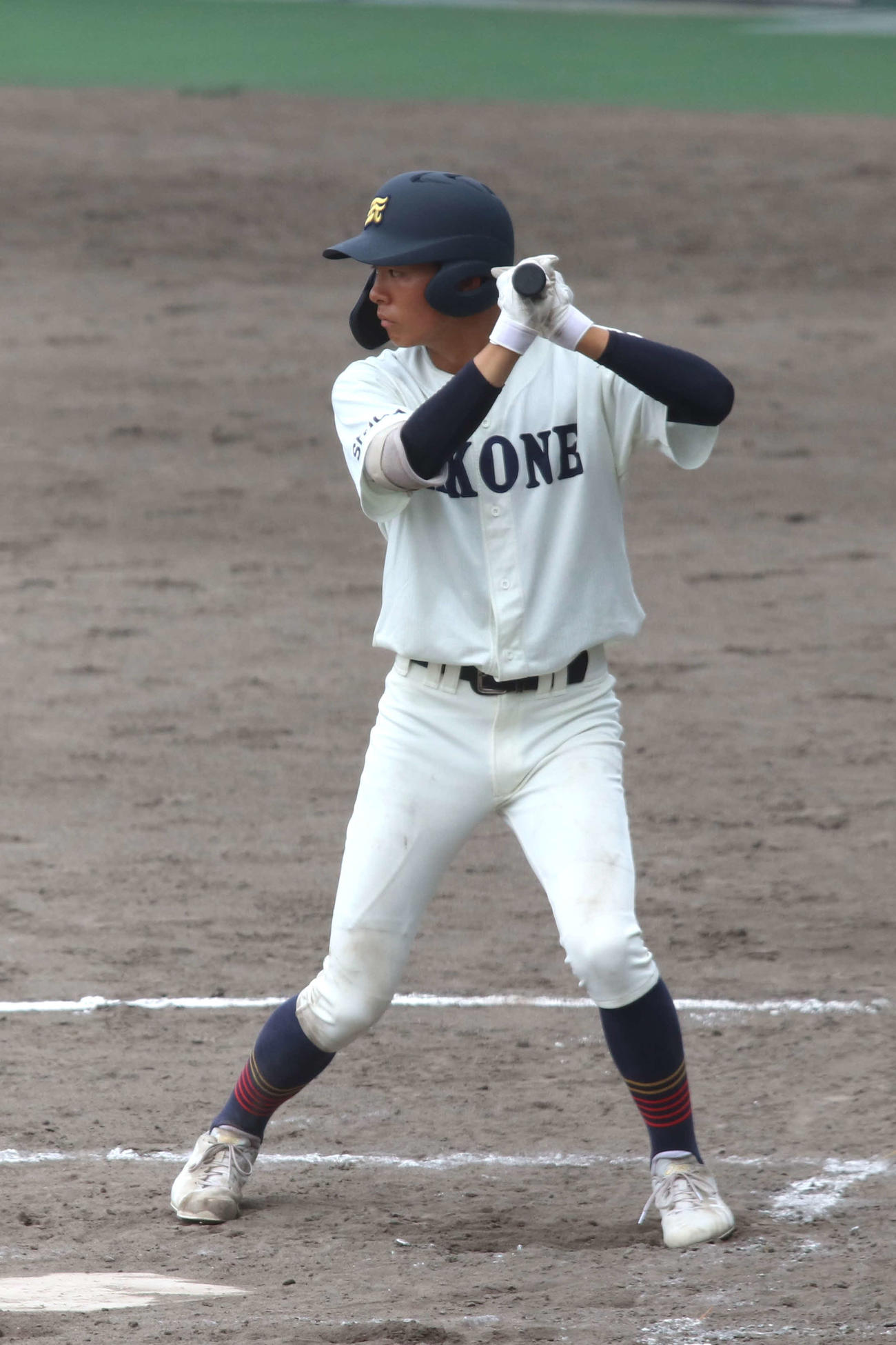 打席に立つ彦根東・新（あたらし）（撮影・一樹）