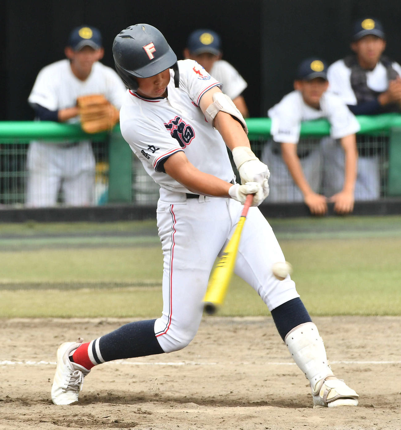筑紫丘対福岡工　9回裏福岡工2死二塁、川崎は左前へサヨナラ打を放つ（撮影・岩下翔太）