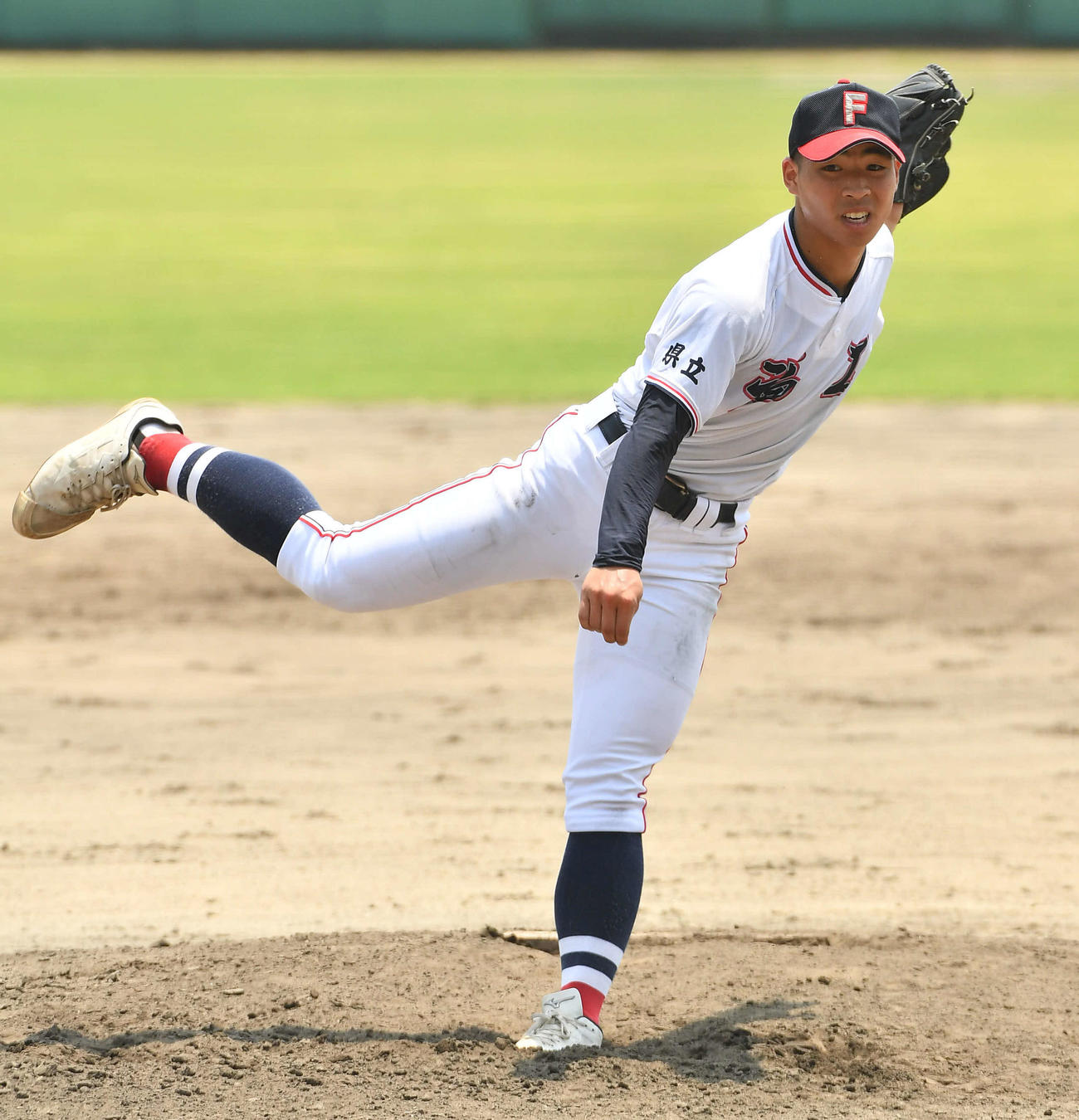 筑紫丘対福岡工　福岡工先発の松尾（撮影・岩下翔太）