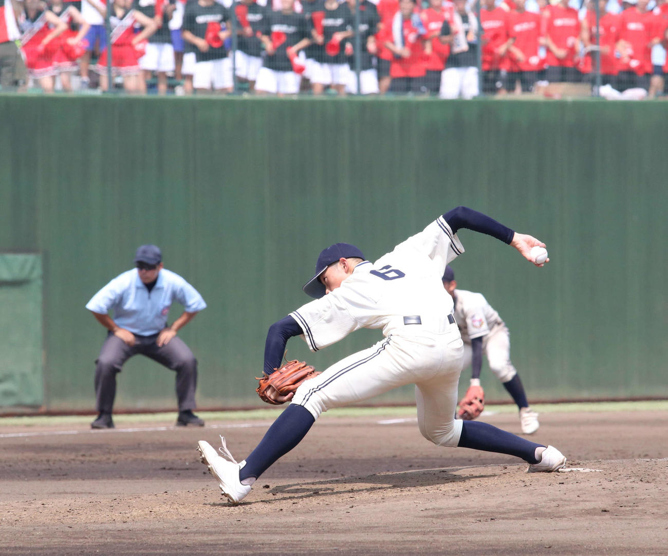 本庄対浦和東　先発し力投する本庄・吉野（撮影・山本佳央）