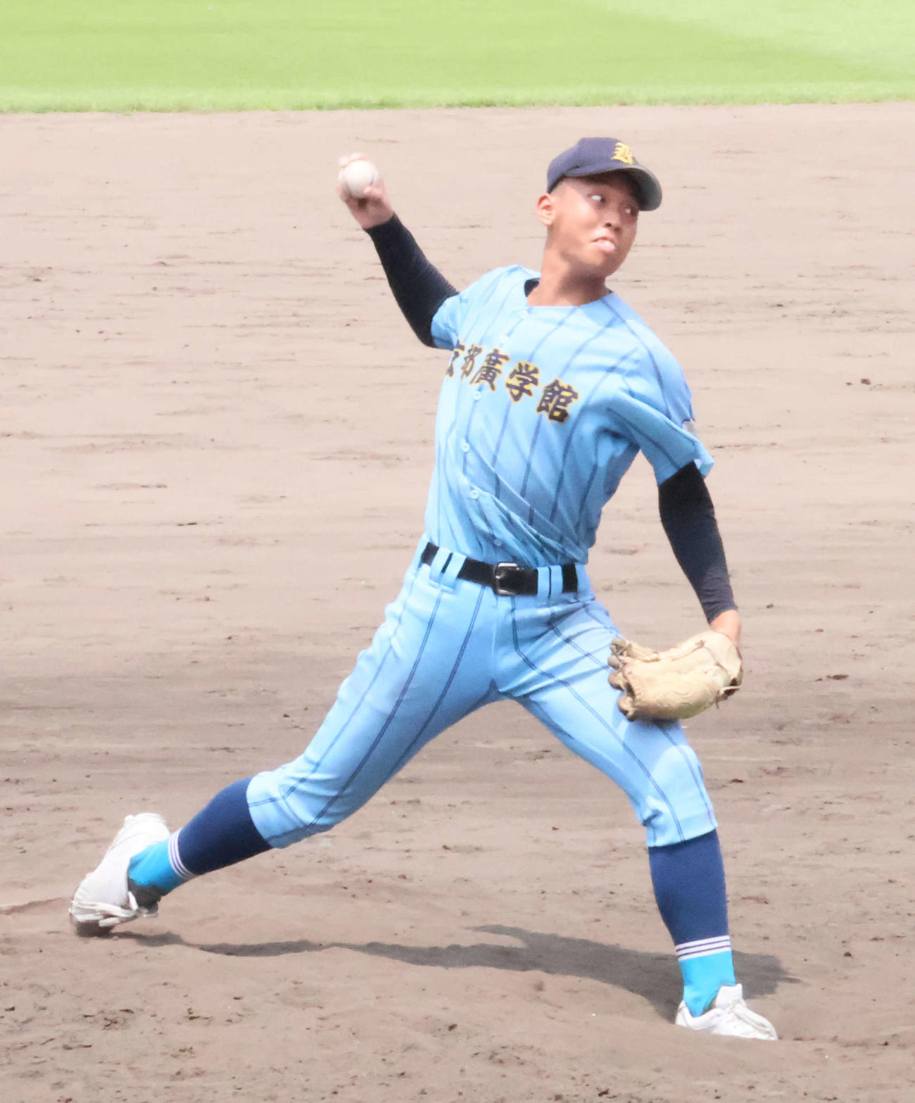 第107回京都大会　京都広学館対洛東　9回裏を無失点に抑える京都広学館・藤井智基（撮影・大西真生）