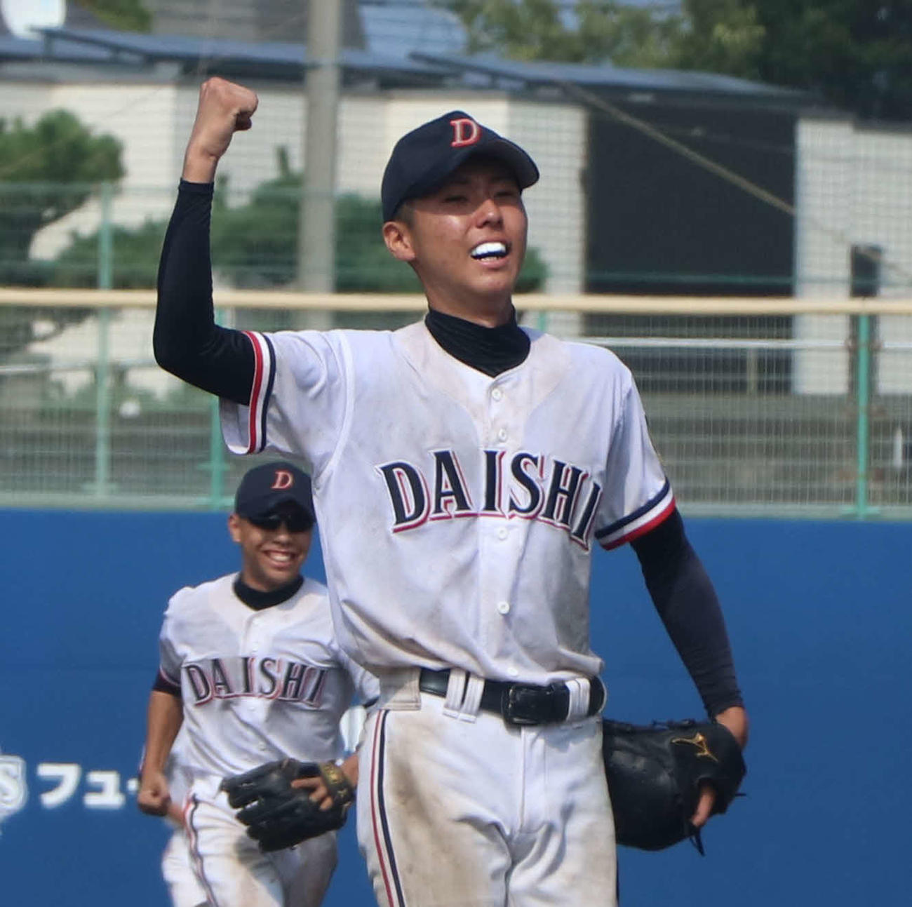 大師対アレセイア湘南　完投勝利し喜ぶ大師・大竹（撮影・寺本吏輝）
