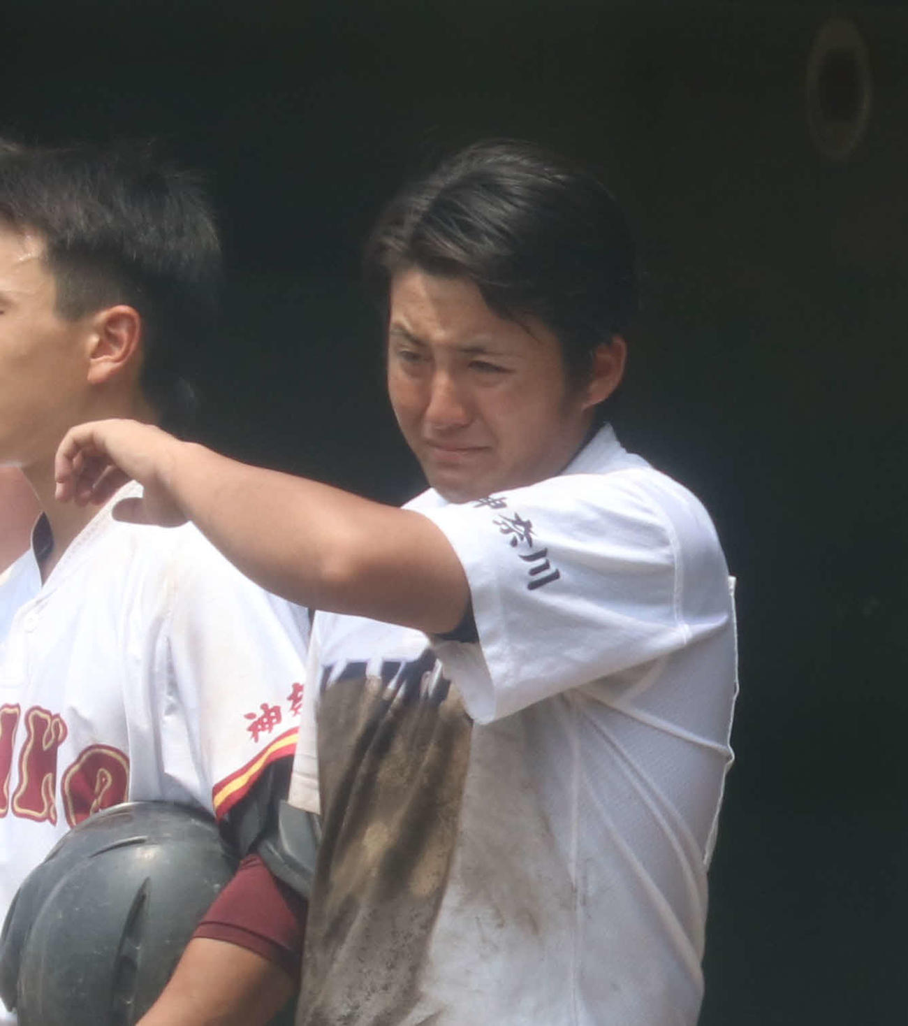 関東学院対大井・小田原城北工　敗戦し涙が止まらない田崎主将（撮影・寺本吏輝）