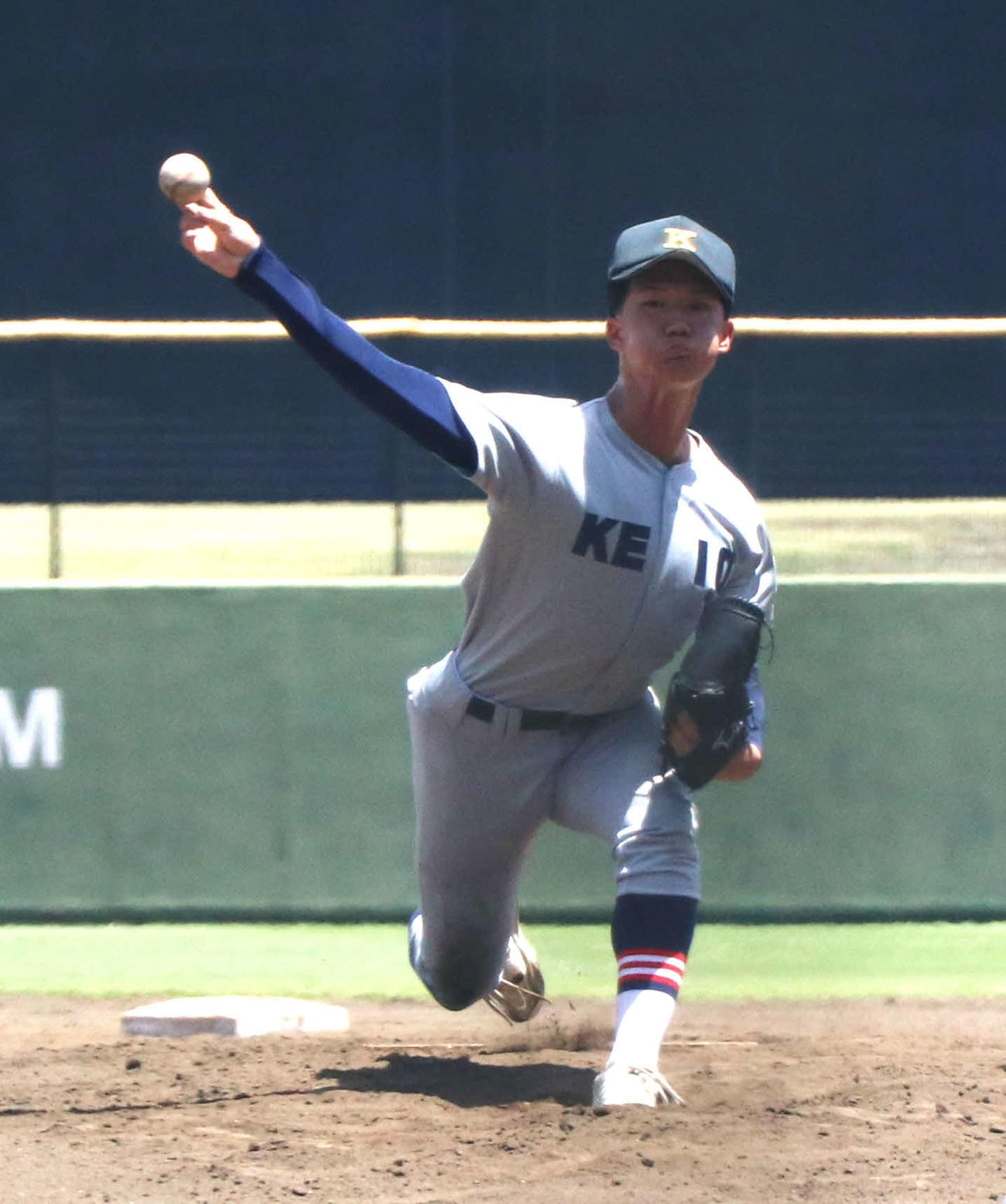 慶応対厚木西　3番手で登板した慶応・関矢（撮影・寺本吏輝）