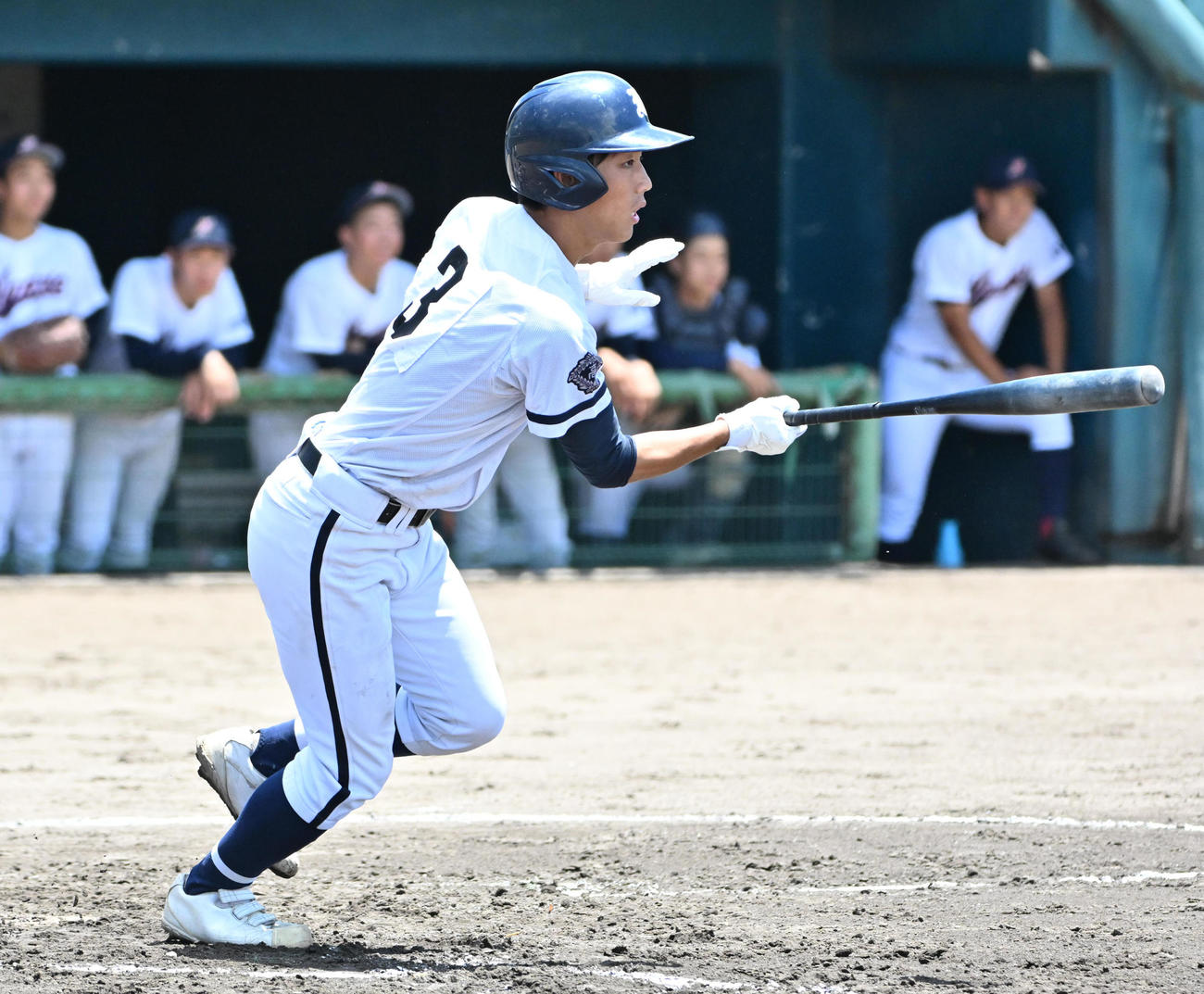 南陽対木津　1回裏木津1死満塁、吉村采利は右適時打を放つ（撮影・石井愛子）