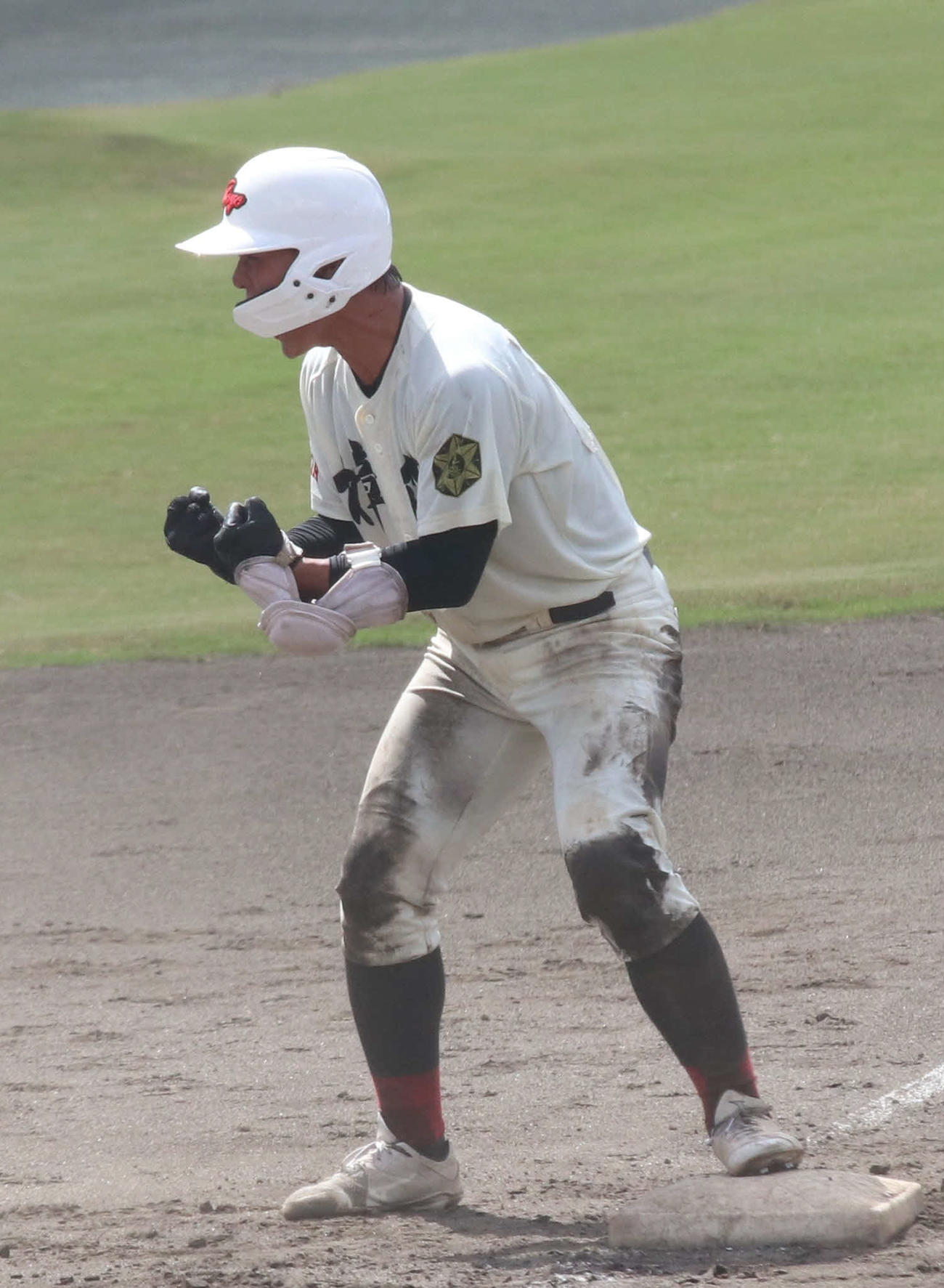 大原・茂原樟陽対成田北　3回表大原・茂原樟陽無死二塁、中越え適時三塁打を放ちガッツポーズする茂原樟陽・十枝（撮影・北村健龍）