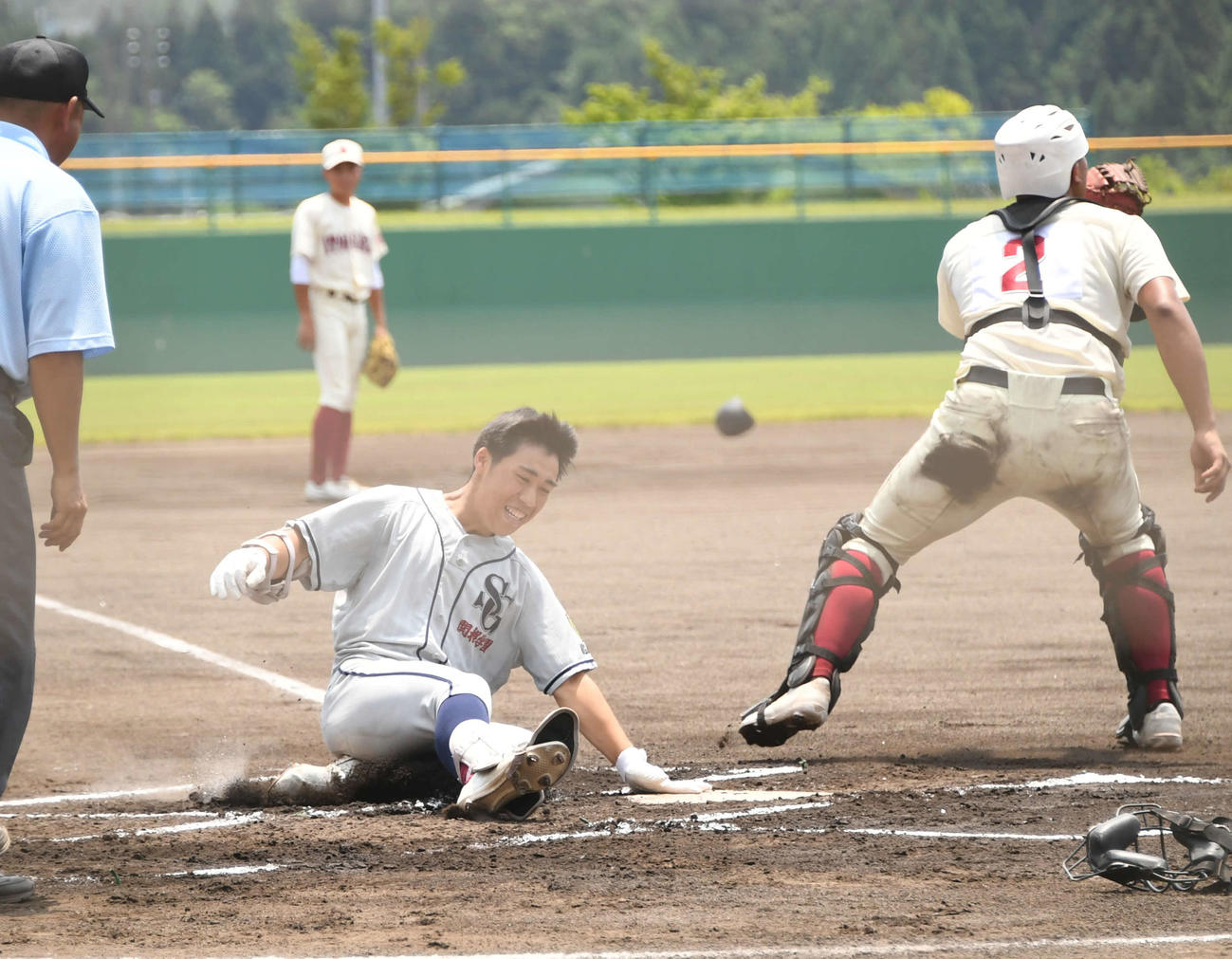 6回表関根学園2死走者なし、3番高木が中越えのランニング本塁打で生還し1－0