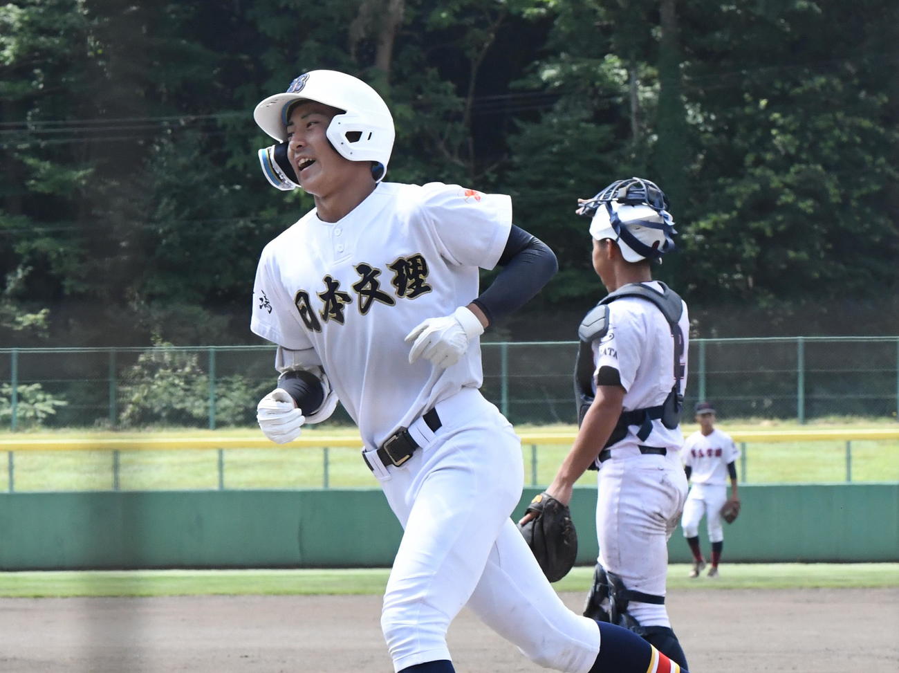 日本文理対開志学園　1回表2死で先制の右本塁打を放った日本文理・斎藤（撮影・小林忠）