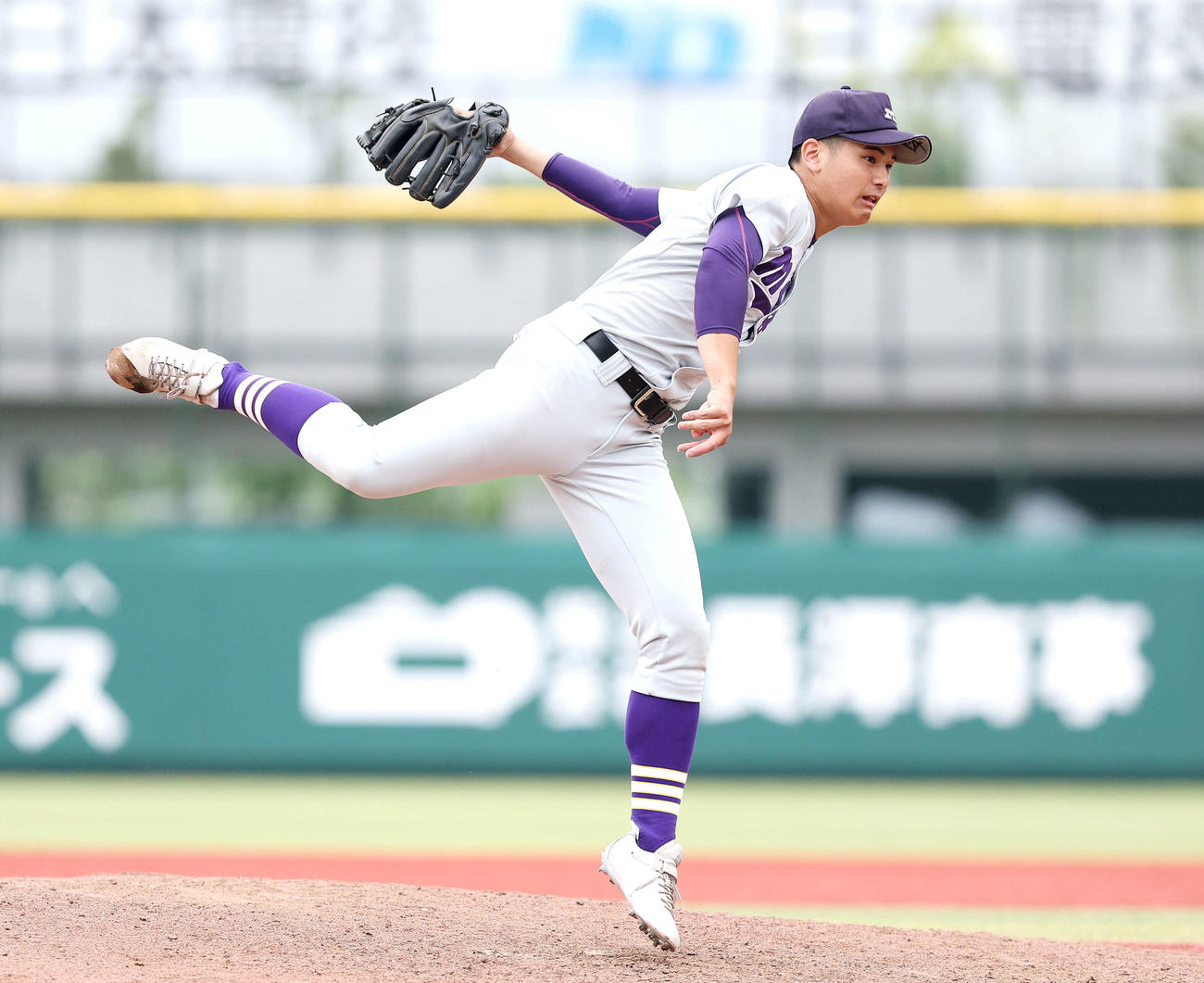 明大中野対上野学園　9回表、力投する田中（撮影・河田真司）