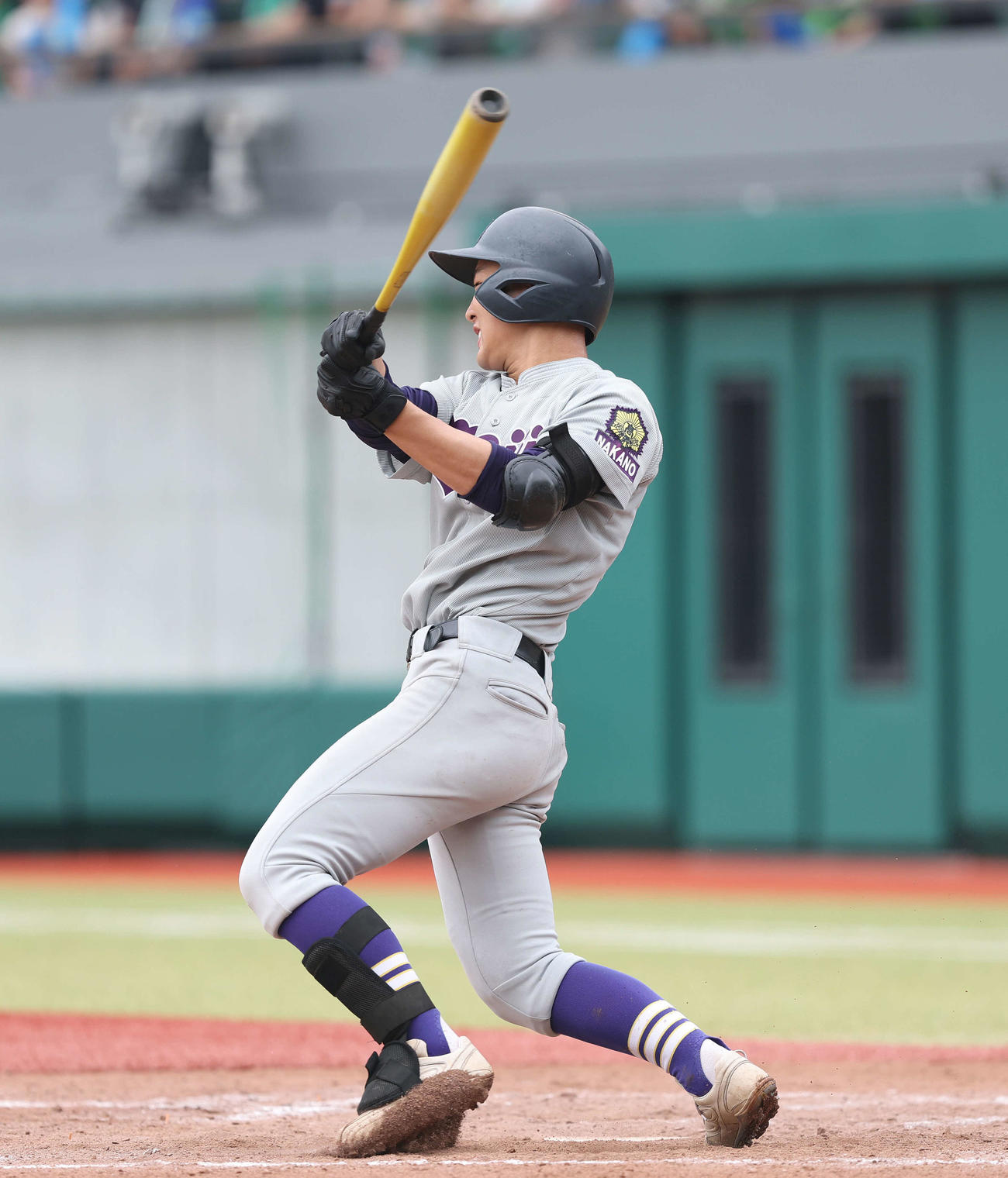 明大中野対上野学園　5回表明大中野2死一、三塁、中前適時打を放つ石和田（撮影・河田真司）