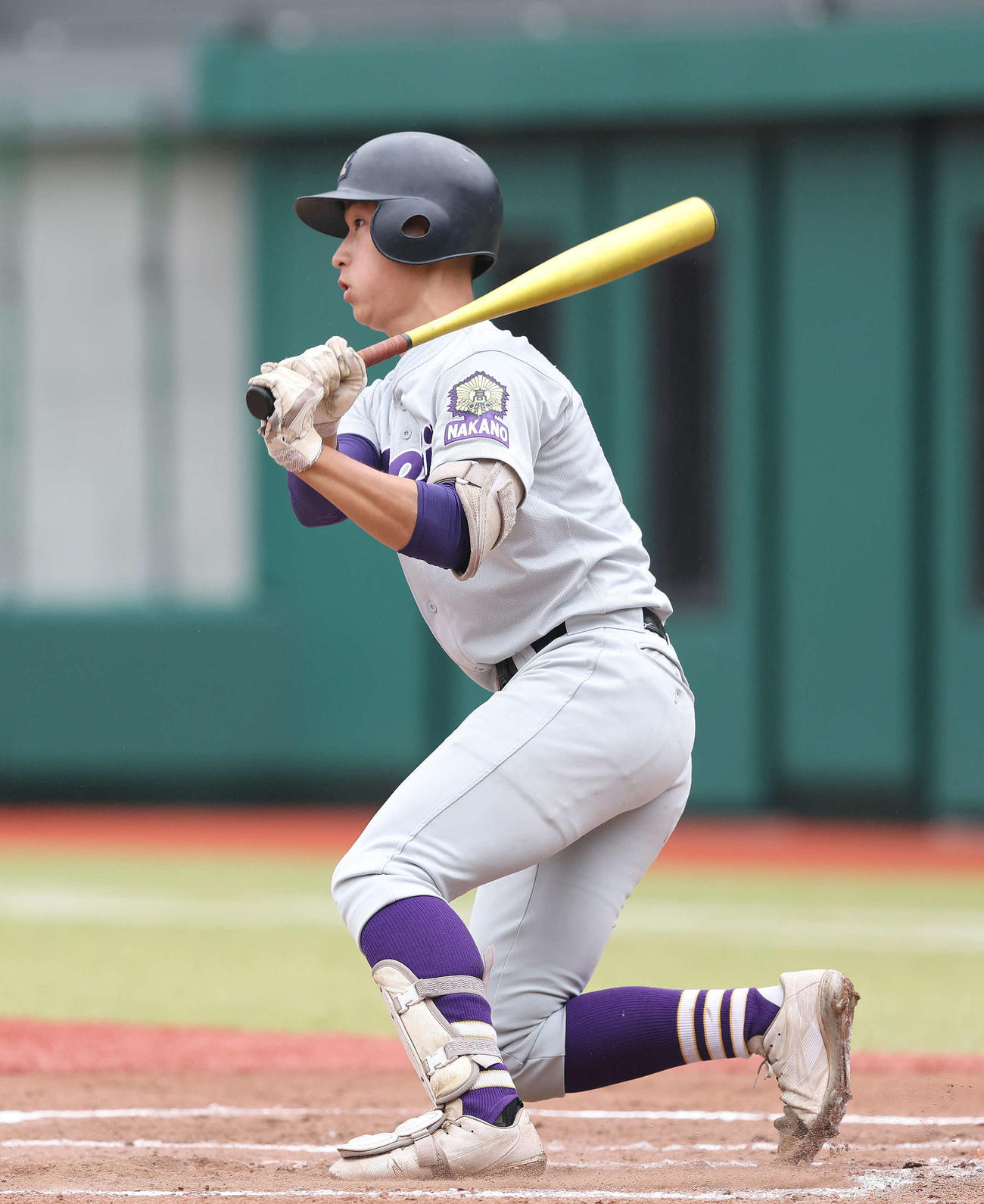 明大中野対上野学園　2回表明大中野2死二、三塁、先制2点適時打を放つ小林（撮影・河田真司）