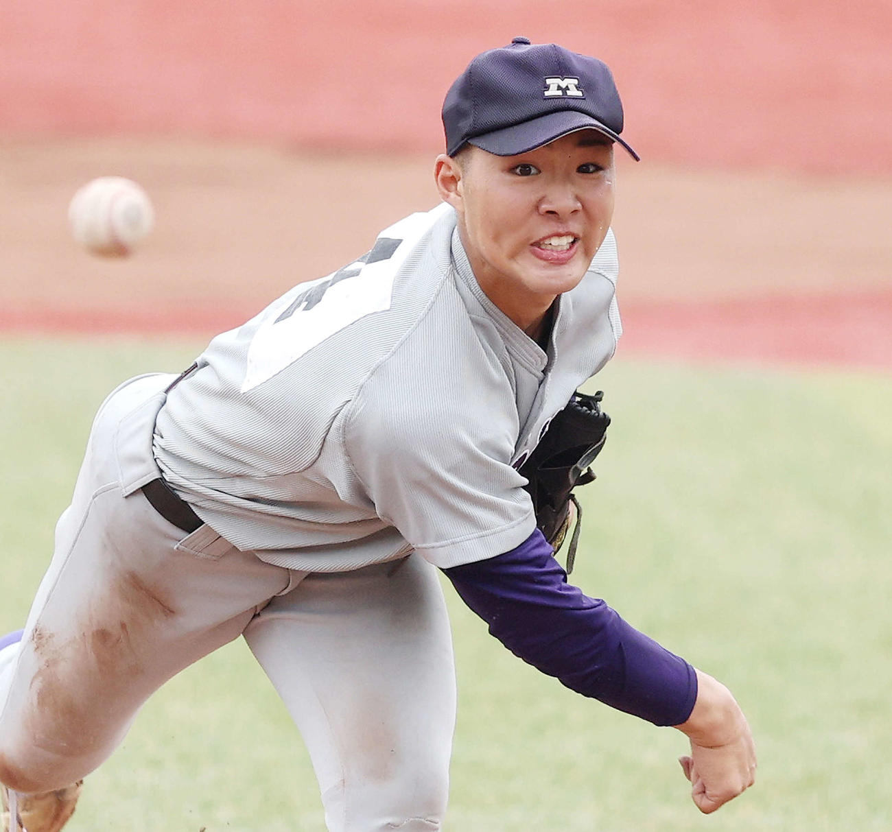 明大中野対上野学園　7回裏、力投する明大中野・石和田（撮影・河田真司）