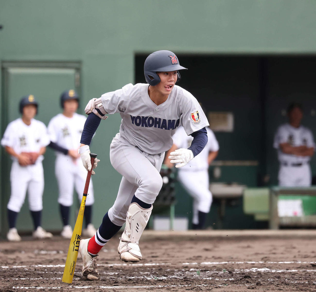 横浜対荏田　3回表横浜無死三塁、小林は右前適時打を放つ（撮影・丹羽敏通）