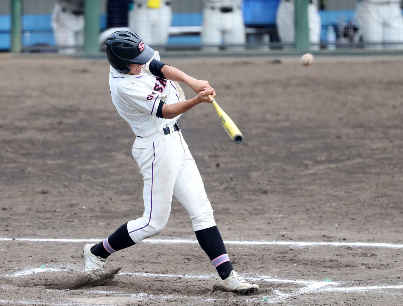 佐倉対千葉工　8回表佐倉1死二、三塁、斎藤は中越え適時三塁打を放つ（撮影・鈴木正人）