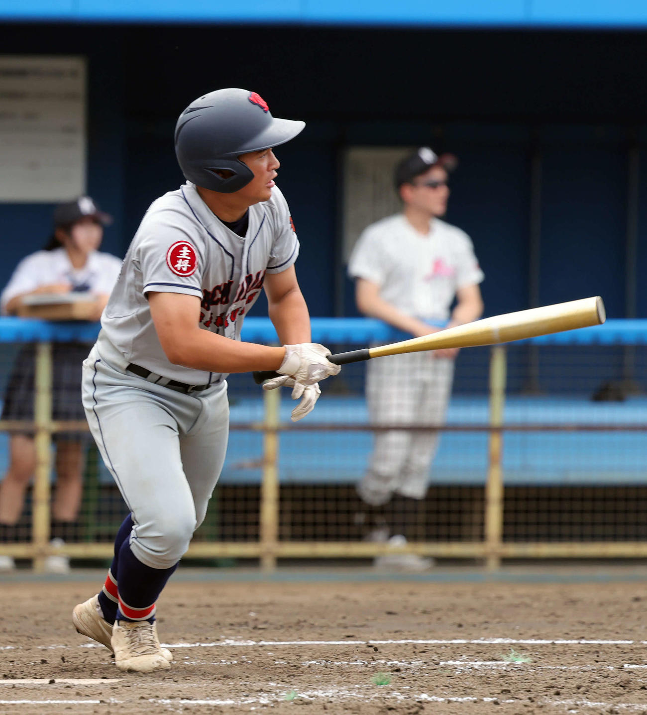 県川崎対立花学園　4回裏立花学園　代打・山内は左前適時打を放つ（撮影・山本朝陽）