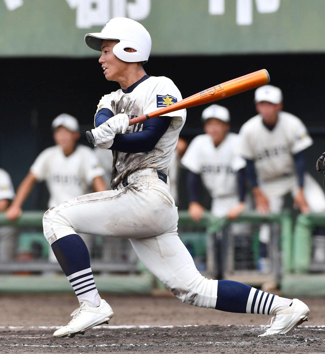 大牟田対修猷館　8回裏修猷館無死三塁、石田は勝ち越しの左前適時打を放つ（撮影・岩下翔太）