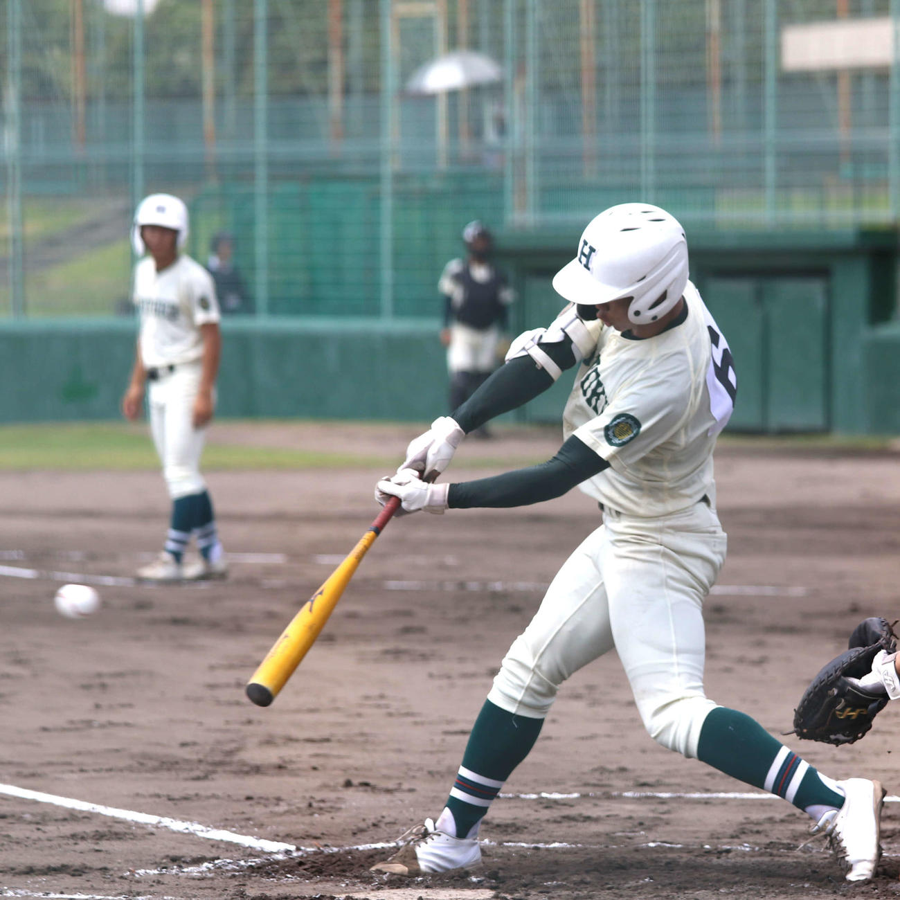 報徳学園対尼崎小田　1回裏報徳学園1死二塁、決勝打となる左前適時打を放つ橋本（撮影・一樹）
