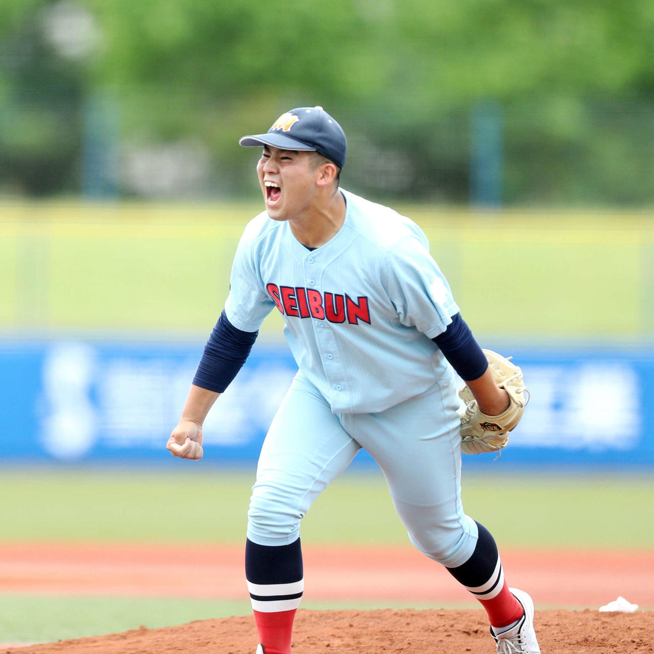 古川工対東北生文大高　6回を無失点に終え、雄たけびを上げる東北生文大高・小林（撮影・木村有優）