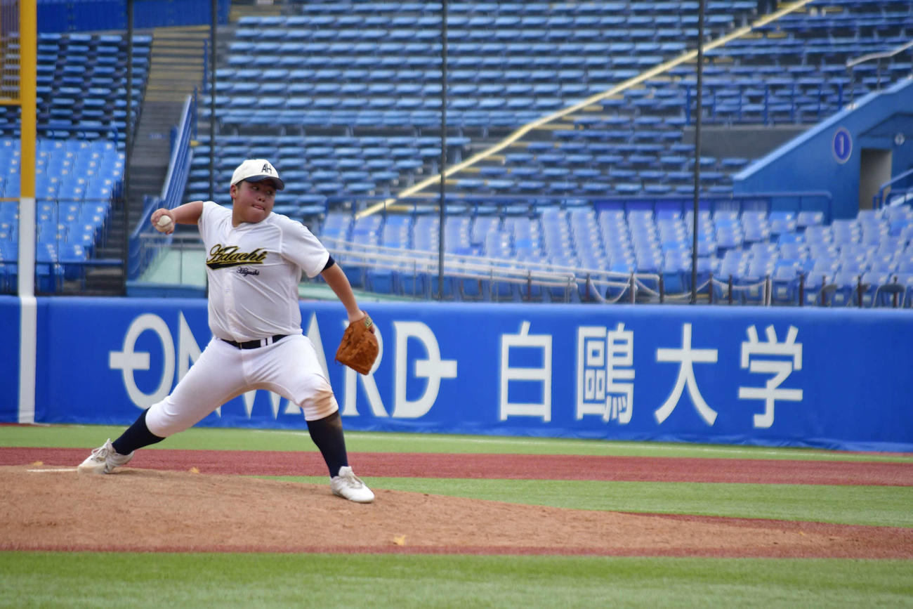 千早戦で150球完投勝利を飾った青井・足立東・葛飾総合・東京農産・南葛飾の坂本（撮影・平山連）