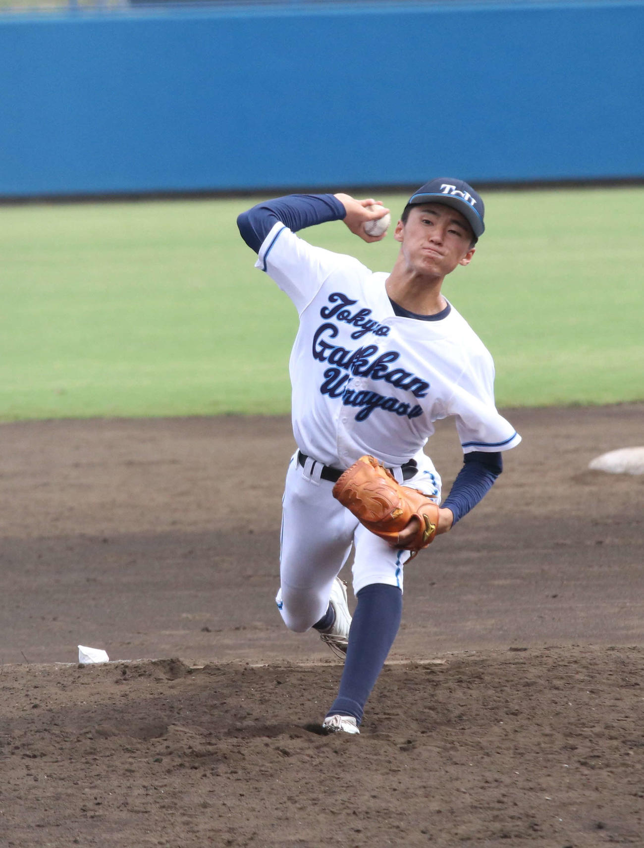 千葉南対東京学館浦安　先発し力投する東京学館浦安・玉川（撮影・北村健龍）