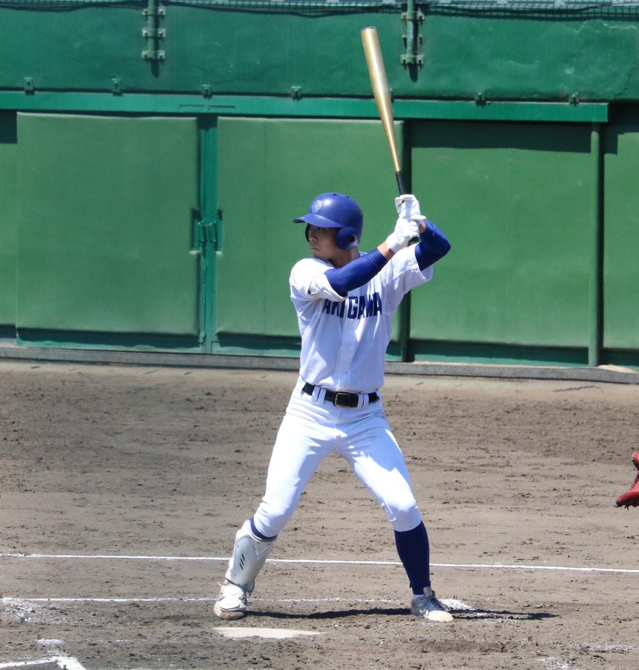 滝川対津名　3回裏、滝川の新井が打席に入る（撮影・林亮佑）