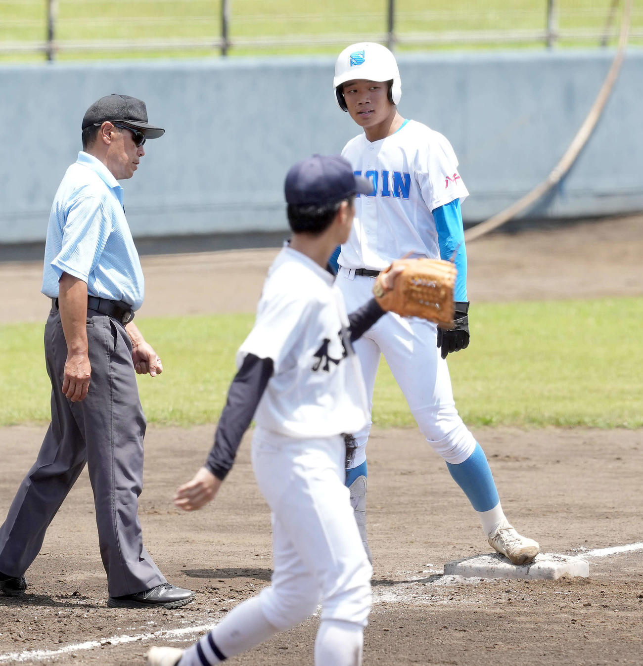 八千代松陰対木更津　2回表八千代松陰2死三塁、中越えに適時三塁打を放った高橋優（撮影・たえ見朱実）