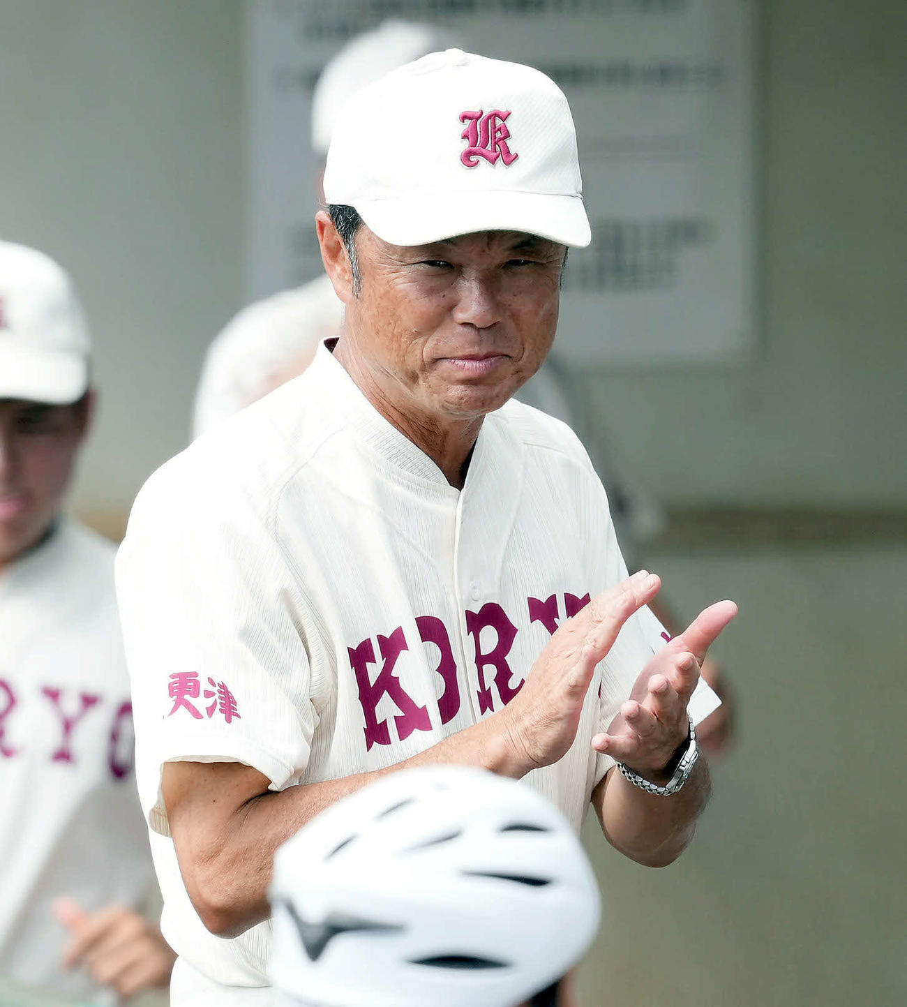 千葉経大付対拓大紅陵　千葉経大付に勝利した拓大紅陵・坂巻監督（撮影・たえ見朱実）