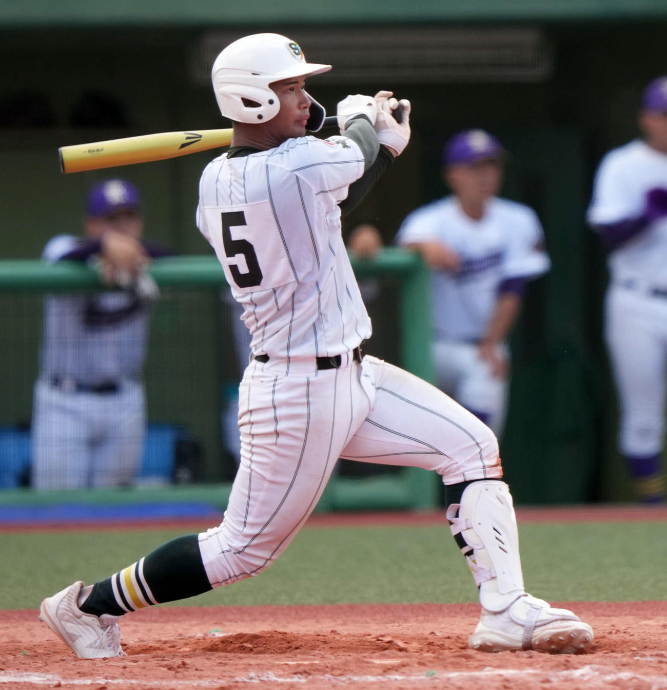 川口対昌平　3回裏昌平無死三塁、右犠飛を放つ櫻井（撮影・小島史椰）