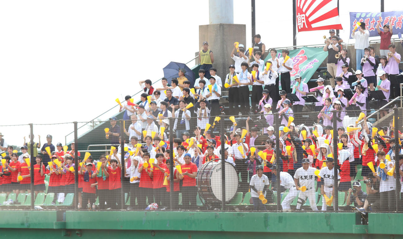 高校野球千葉大会　八千代松陰対木更津　木更津応援スタンド（撮影・北村健龍）