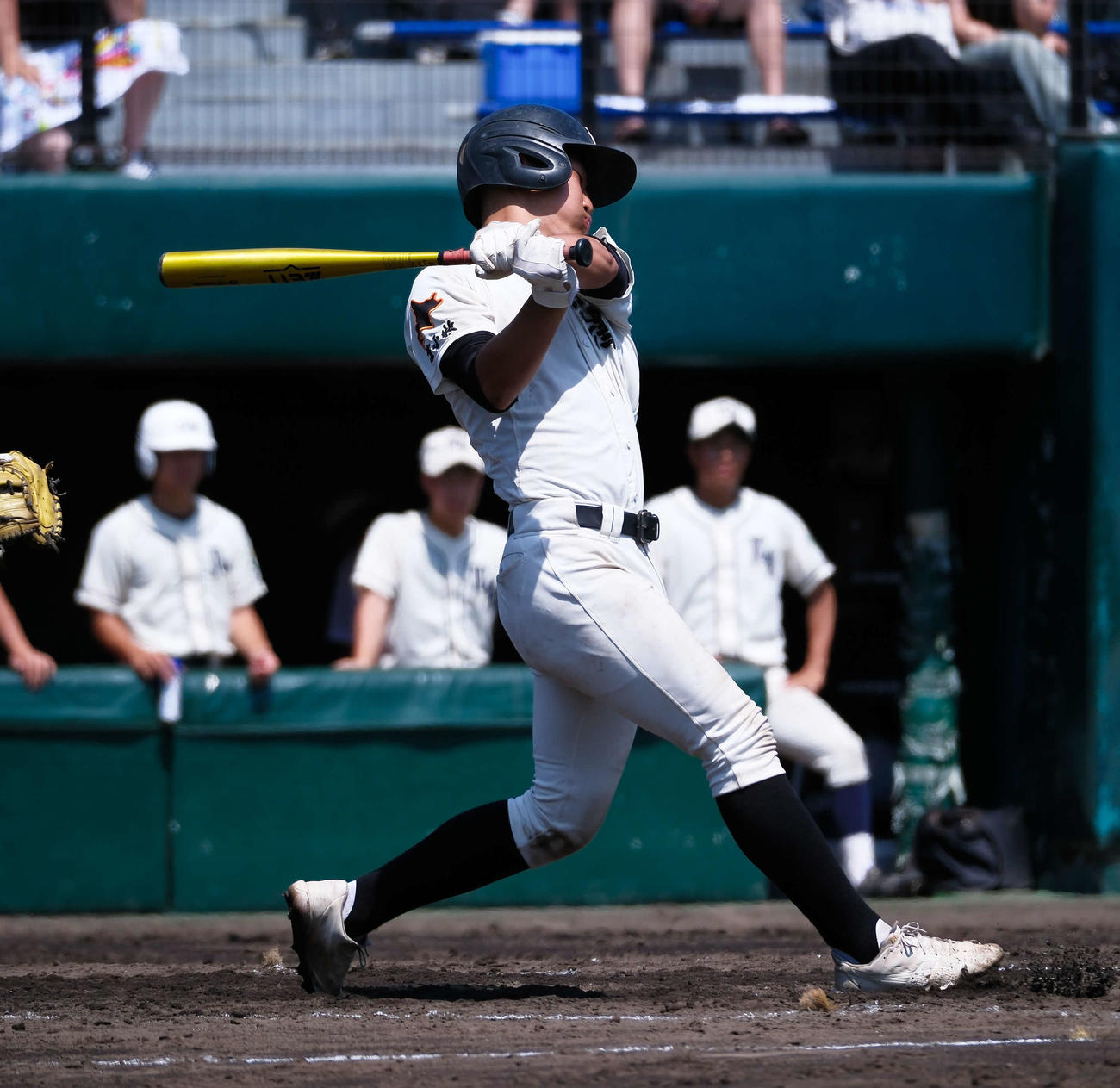 7回表2死三塁から決勝の適時二塁打を放つ8番・渡辺羚