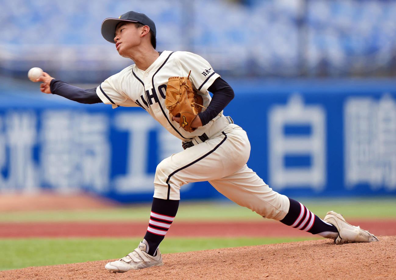 日大一対青山　力投する日大一先発の川上（撮影・小島史椰）