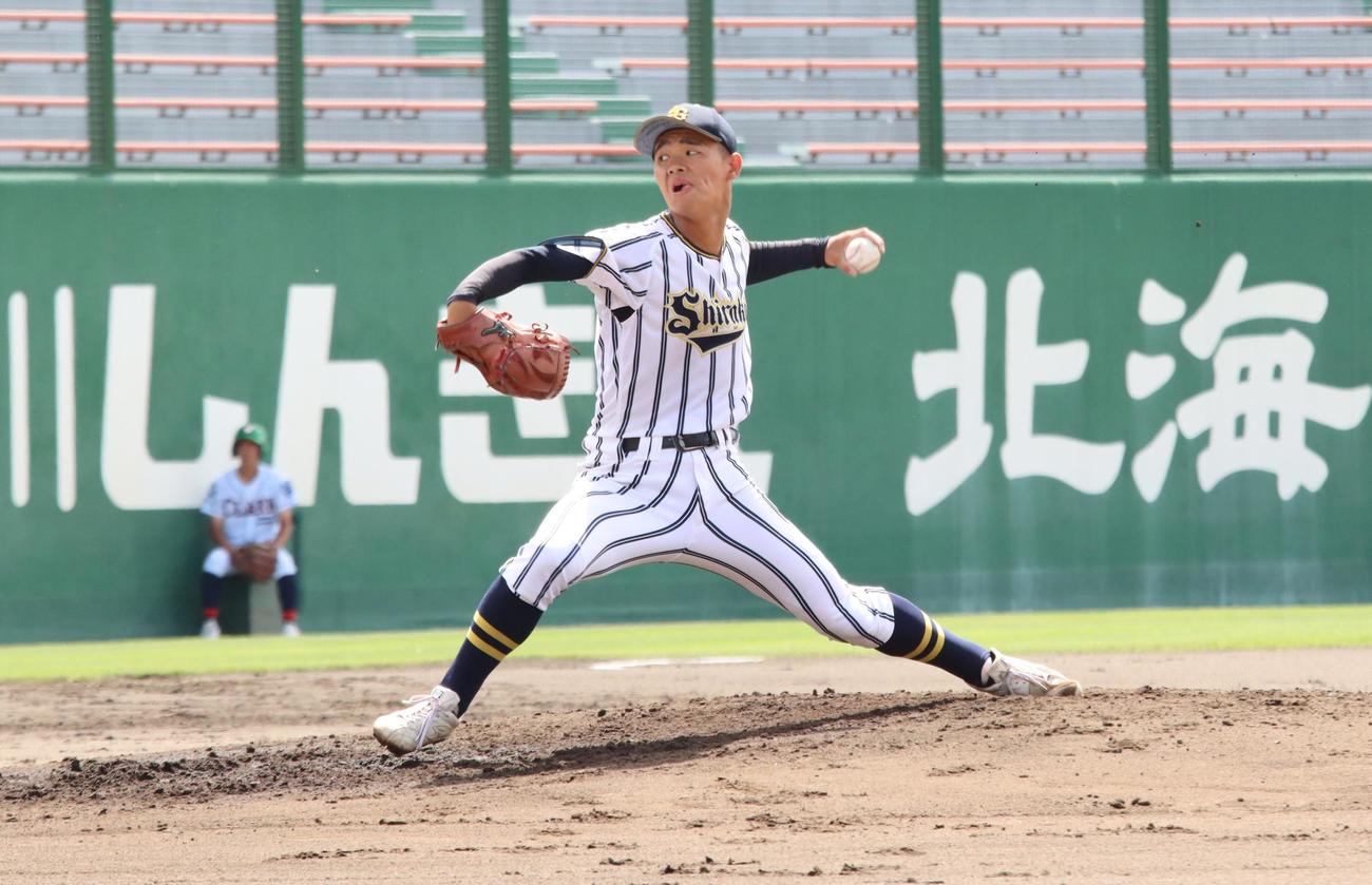 先発する白樺学園の神谷（撮影・保坂果那）