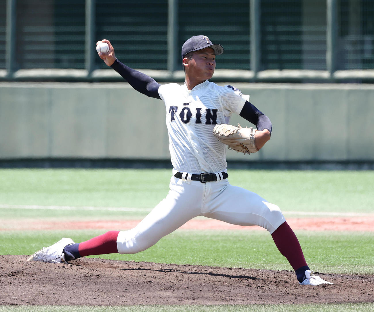 星翔戦に先発する大阪桐蔭・中野（撮影・白石智彦）