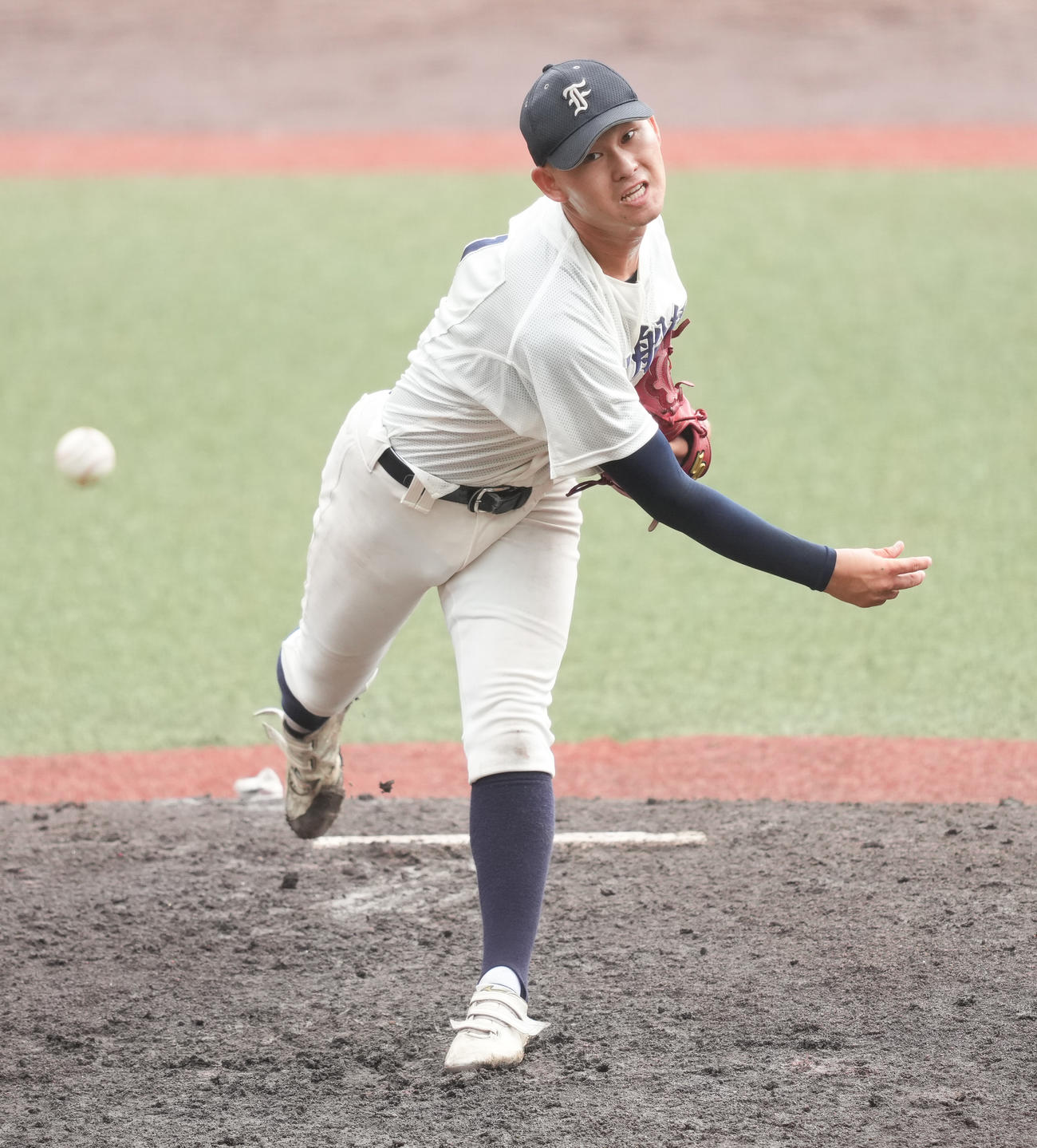 市船橋対市原中央　7回裏途中から2番手で登板した市船橋・川崎（撮影・鈴木みどり）