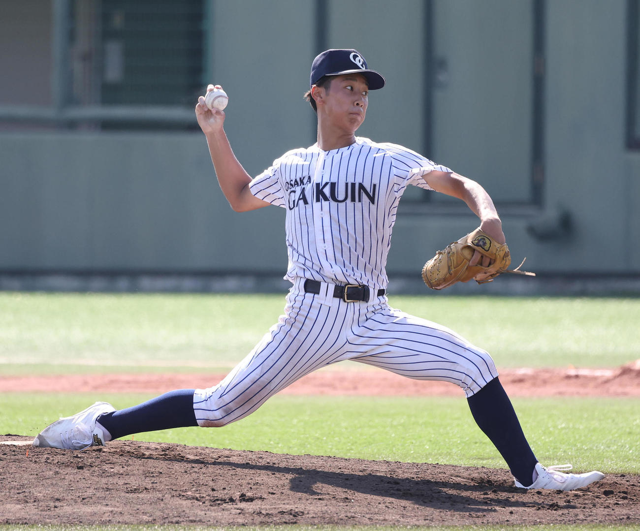 北かわち皐が丘戦に3番手で力投する大院大高・林将輝（撮影・白石智彦）