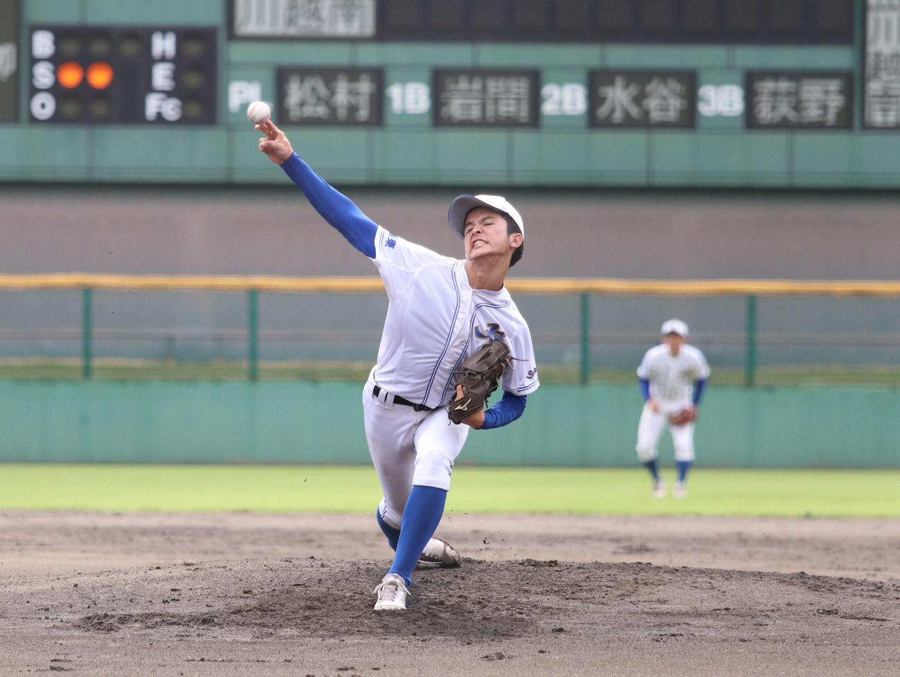 川越東対川越南　先発し力投する川越東・遠藤（撮影・山本佳央）