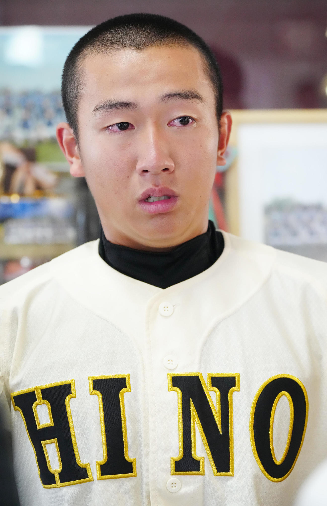 杉並対日野　試合後、涙をためながら取材に応じる日野・小山（撮影・江口和貴）