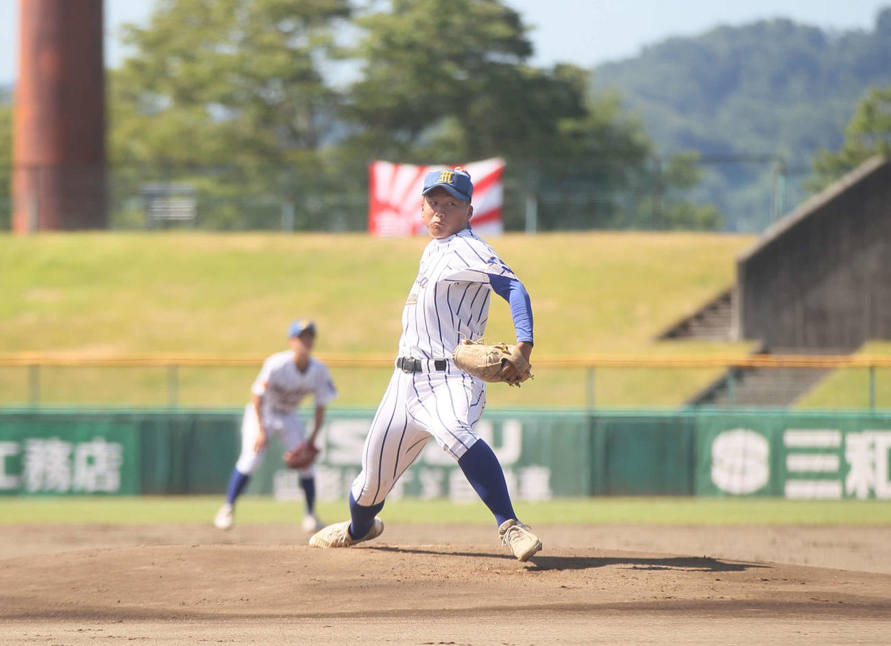 酒田南対米沢興譲館　先発のマウンドに上がった酒田南・佐藤丈（撮影・高橋香奈）