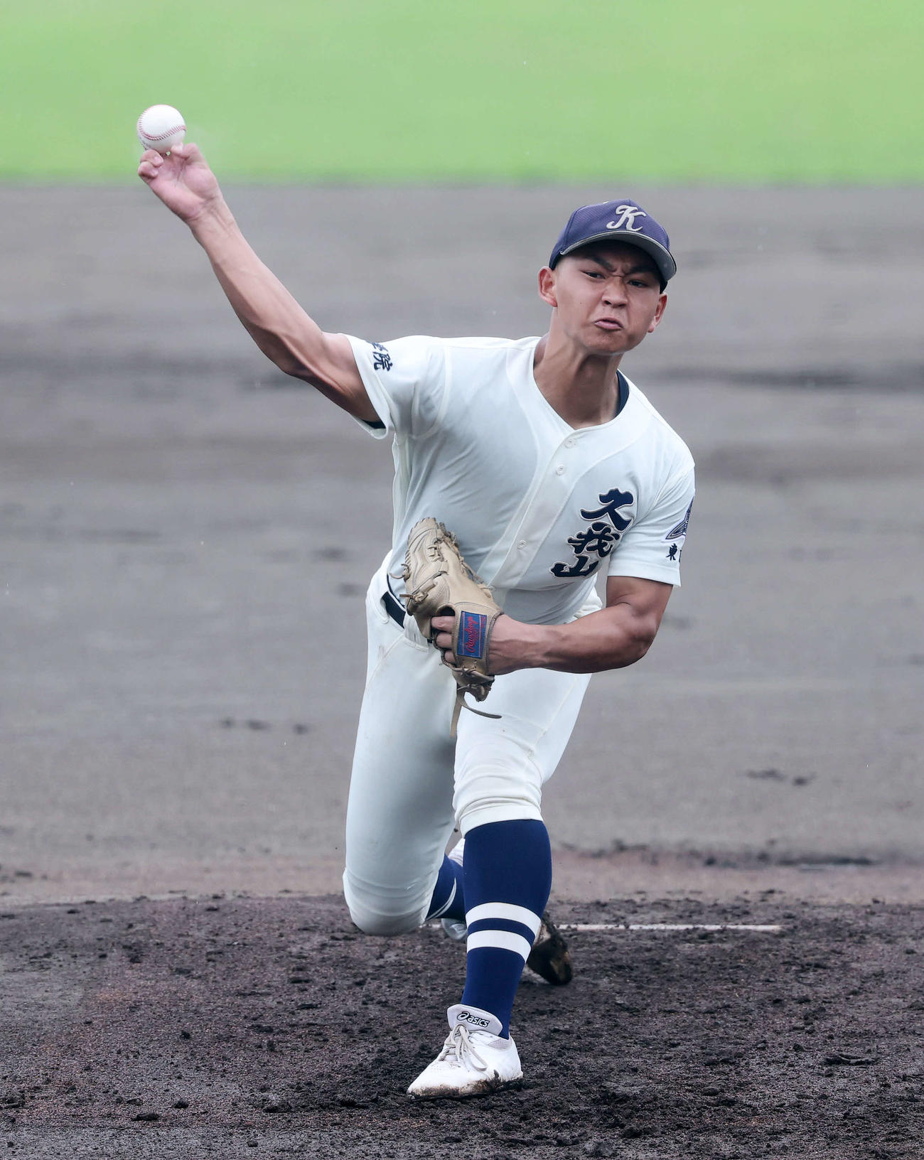 国学院久我山対国士舘　力投する国学院久我山先発の柳本（撮影・鈴木正人）