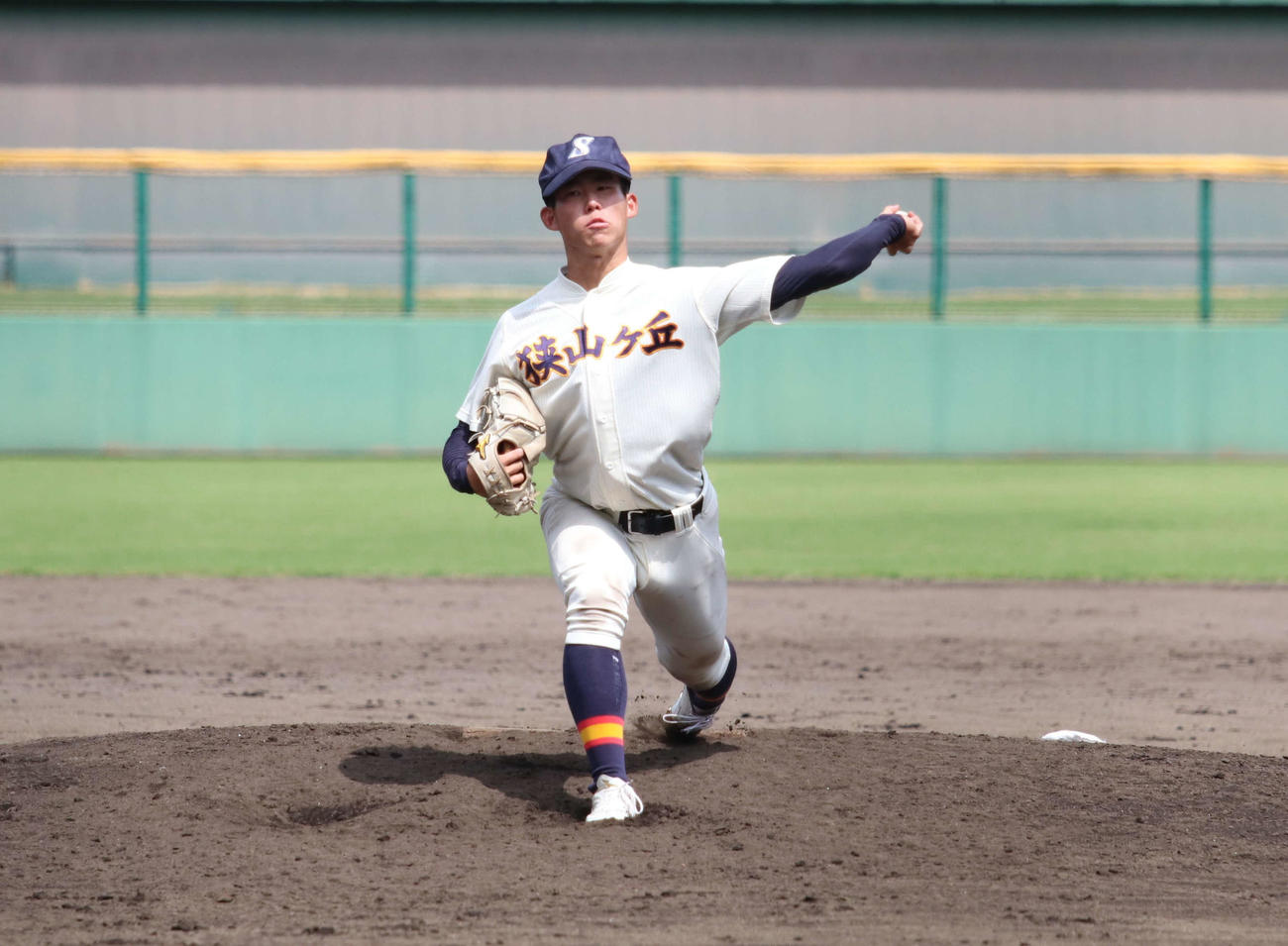 深谷商対狭山ケ丘　3番手として登板する狭山ケ丘・福田（撮影・山本佳央）