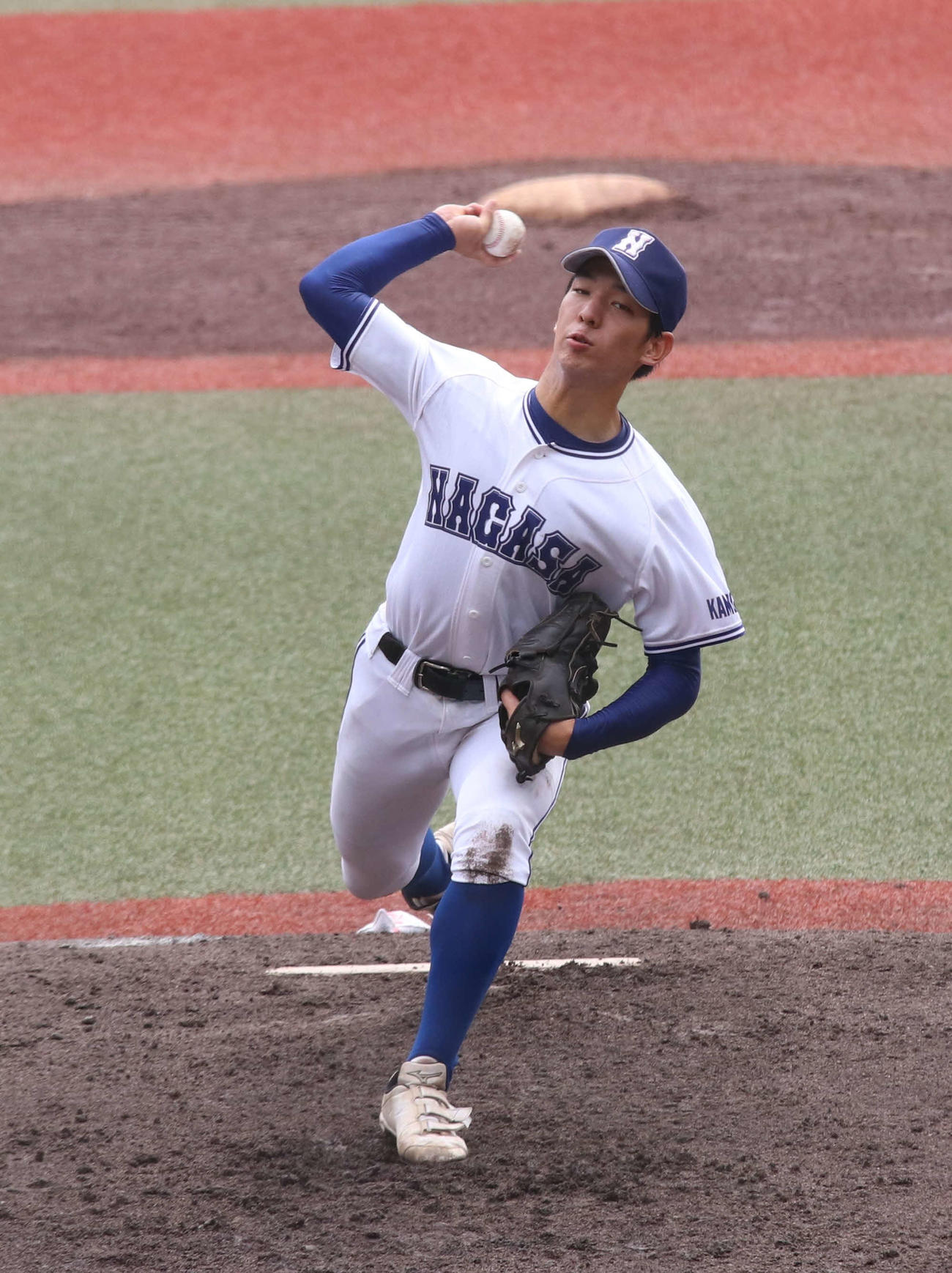 八千代松陰対長狭　先発し力投する長狭・加瀬（撮影・北村健龍）