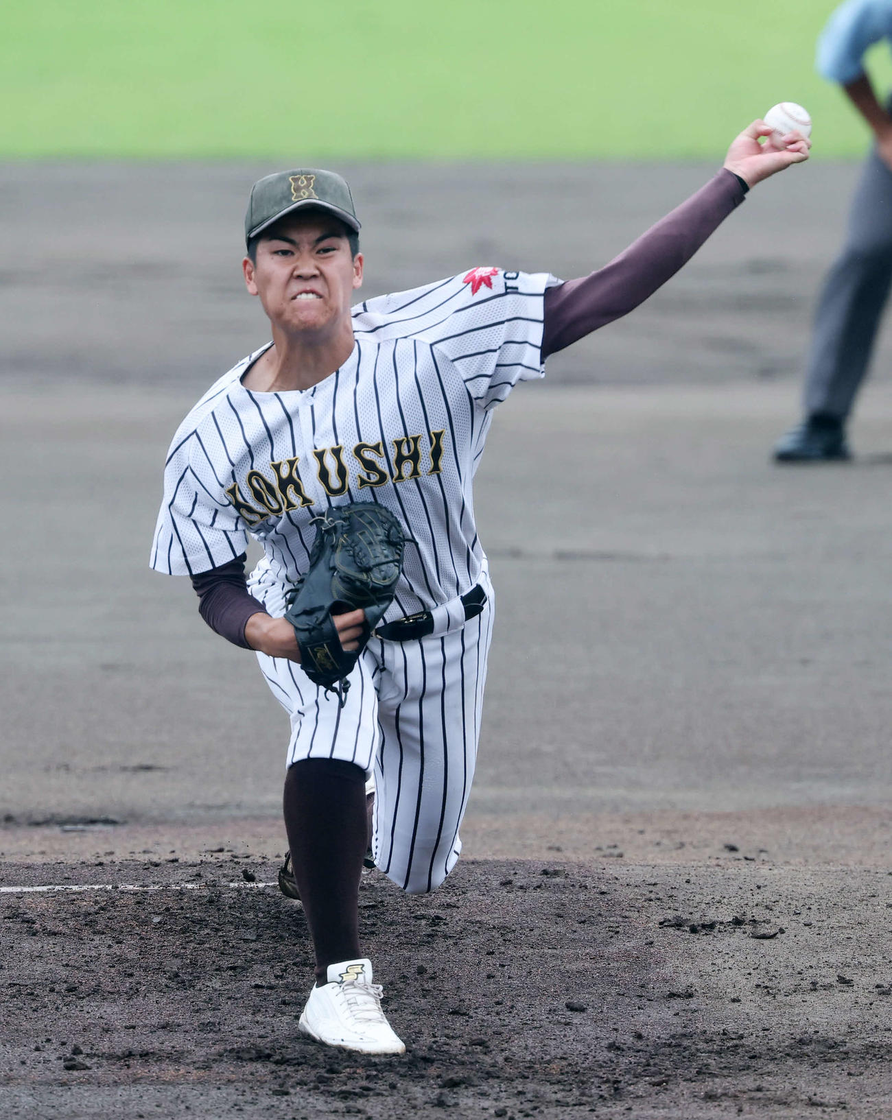 国学院久我山対国士舘　力投する国士舘先発の鎌村（撮影・鈴木正人）