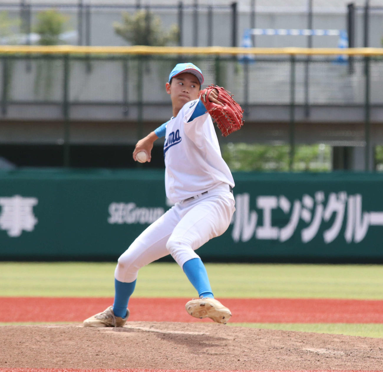 麻布対青山学院　3番手で登板し力投する青山学院・二岡＝（撮影・北村健龍）