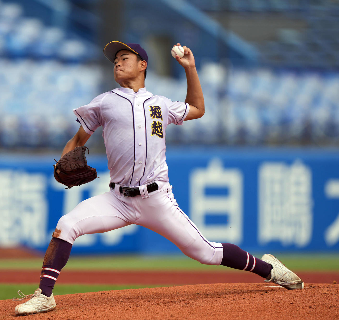 堀越対東亜学園　力投する堀越先発の平子（撮影・小島史椰）